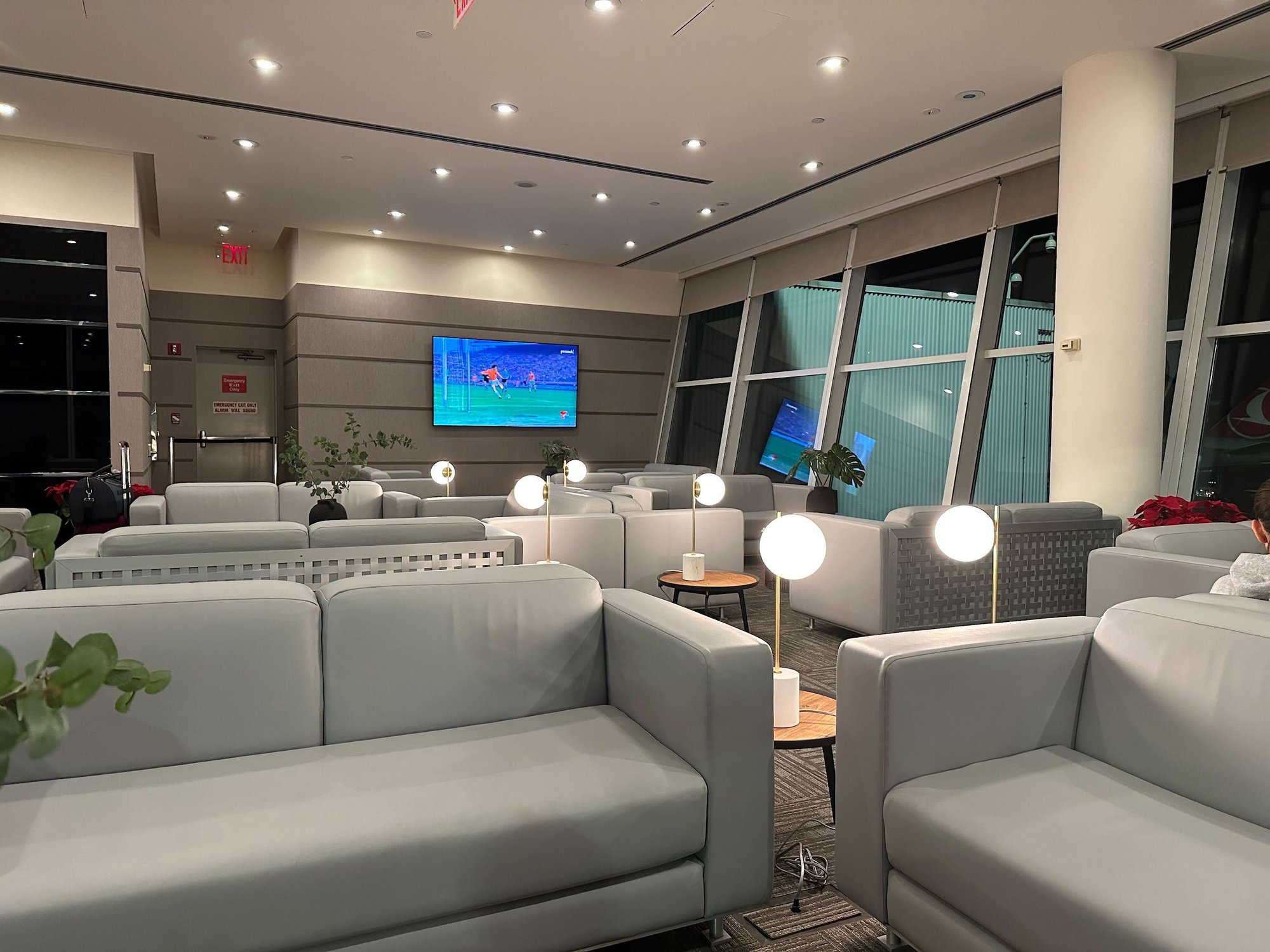 #2 of 5 images of Turkish Airlines Lounge New York