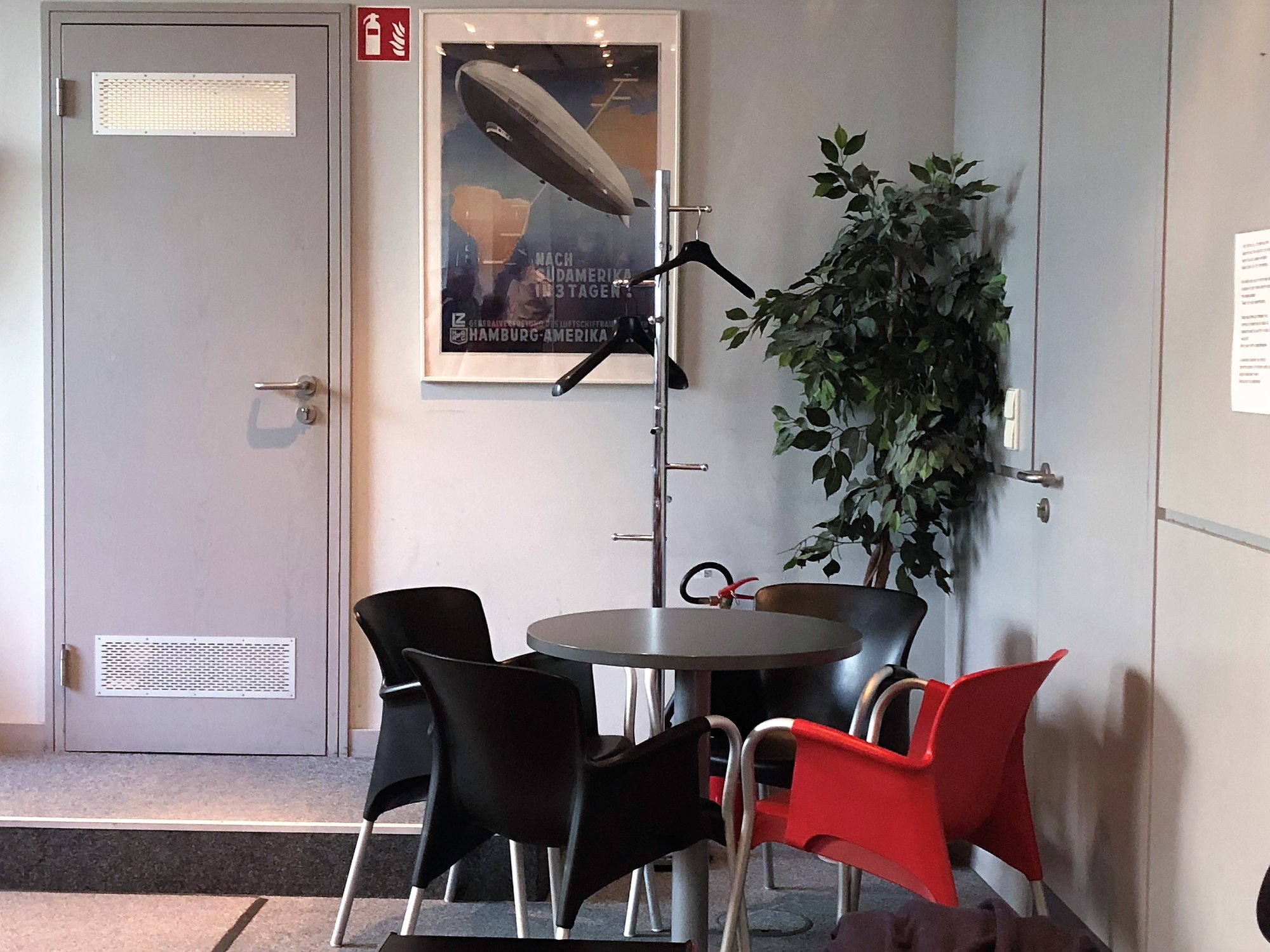 #2 of 5 images of Elli-Beinhorn Lounge