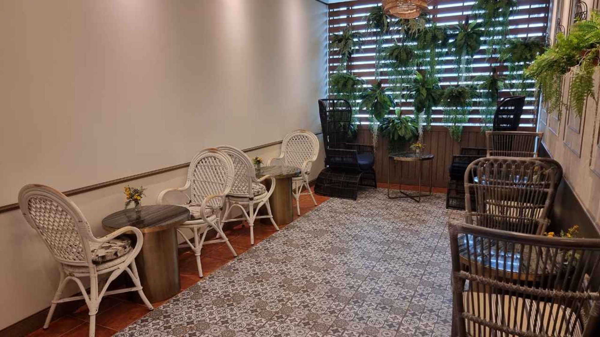 #2 of 5 images of Bangkok Airways Blue Ribbon Lounge