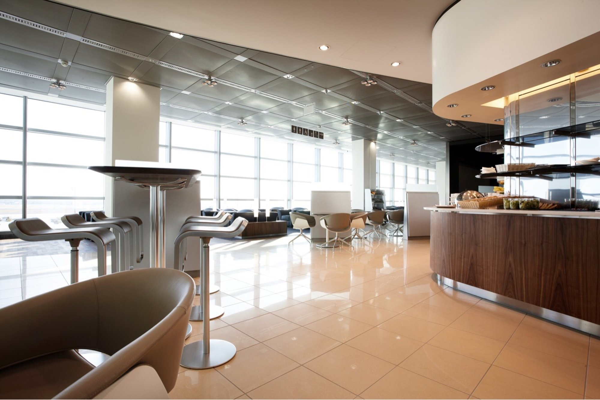 #3 of 5 images of Lufthansa Senator Lounge (Non-Schengen, Gate C15) (Temporarily Closed)