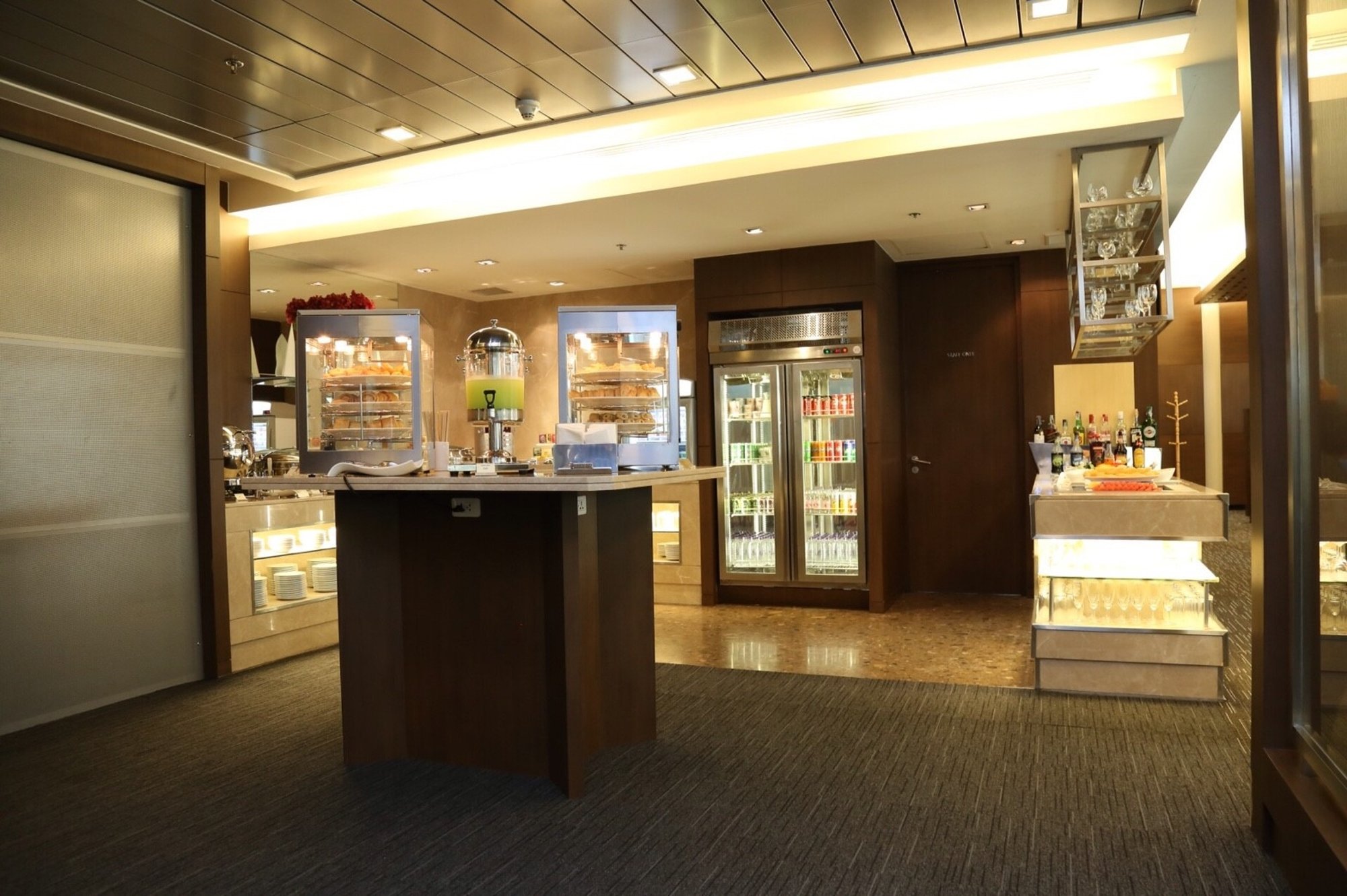 #4 of 5 images of Miracle First and Business Class Lounge (A1)