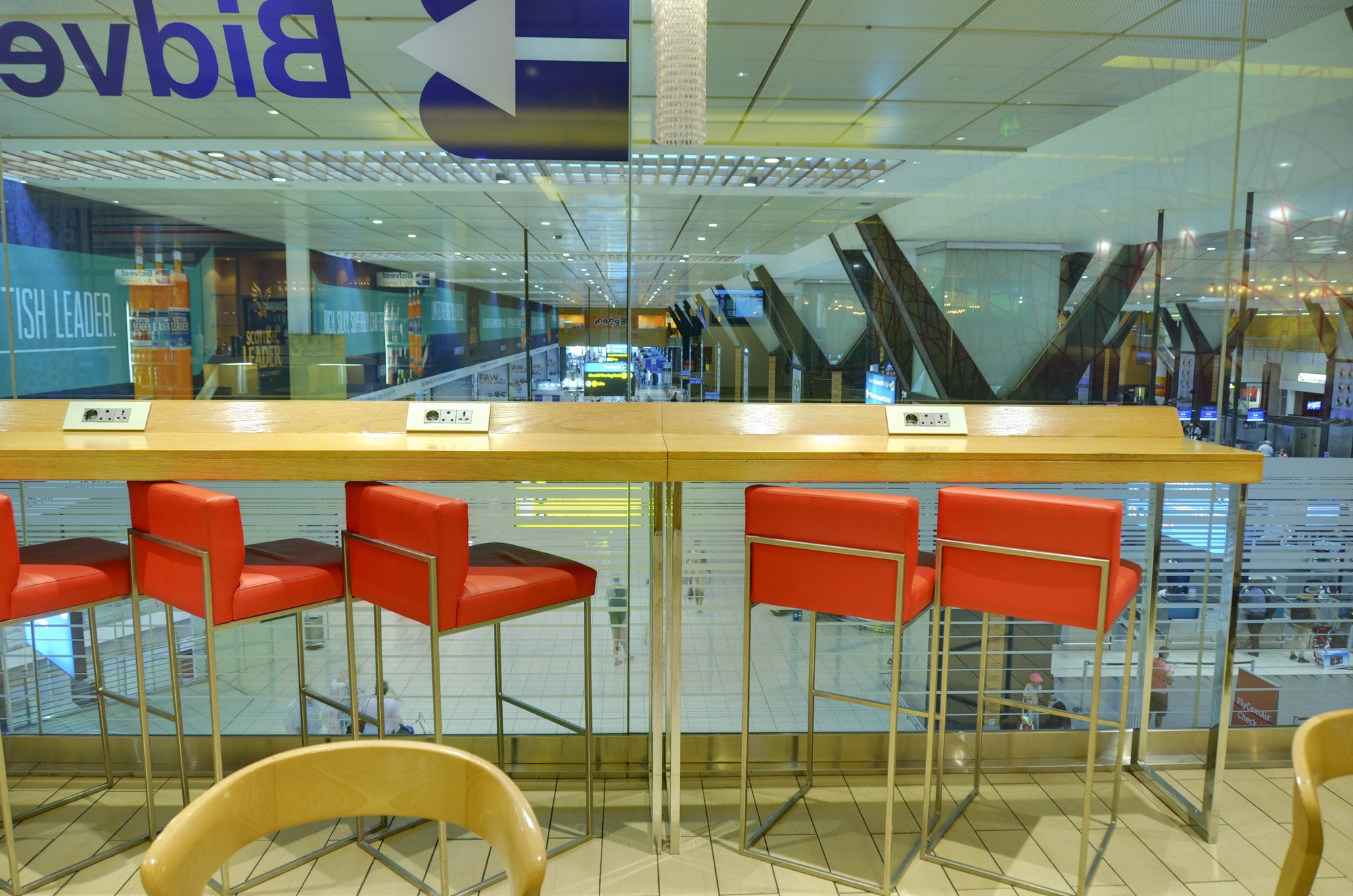 #5 of 5 images of SALON BIDVEST SKY