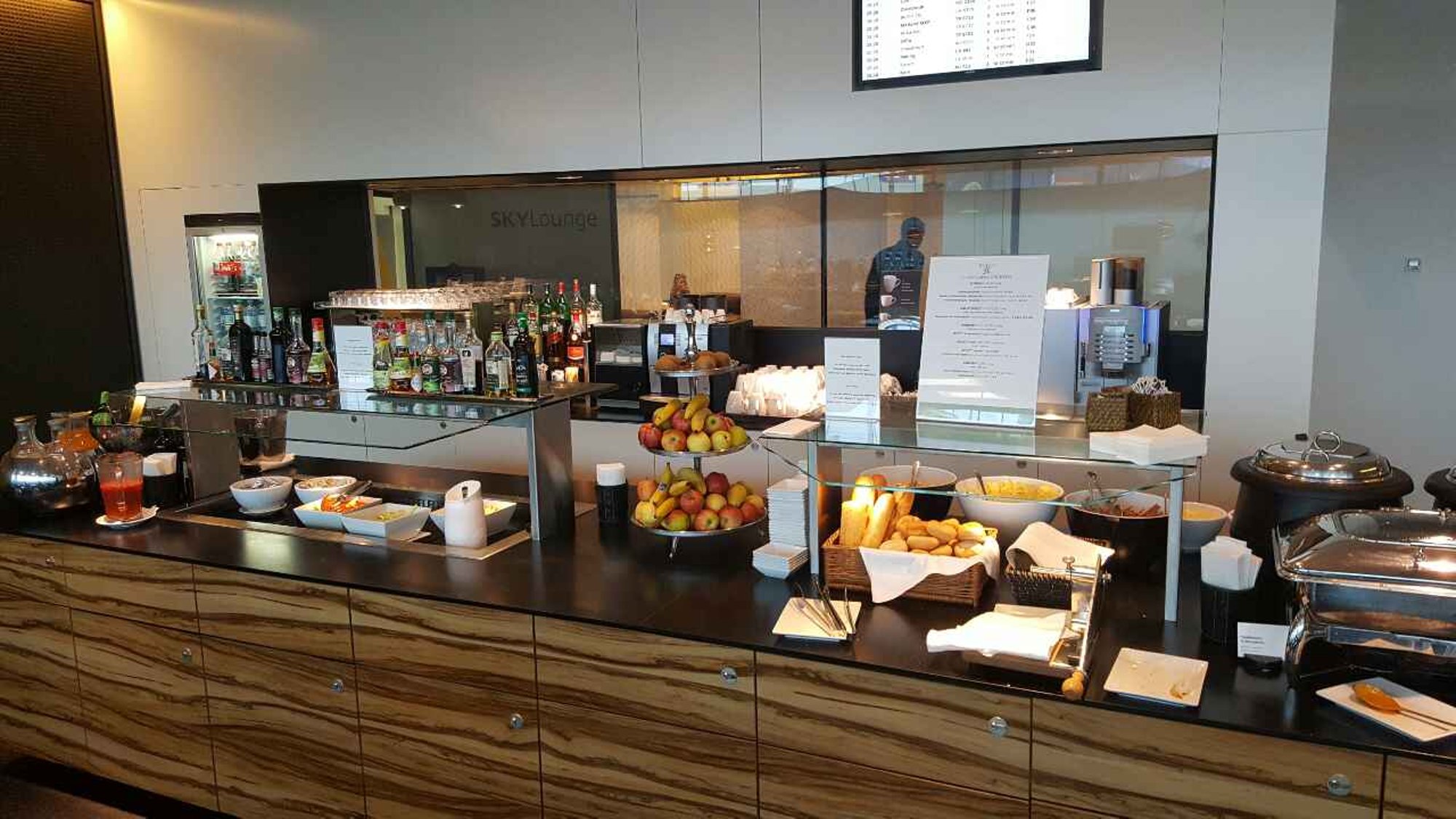 #2 of 5 images of Sky Lounge (Non-Schengen) (Temporarily Closed)