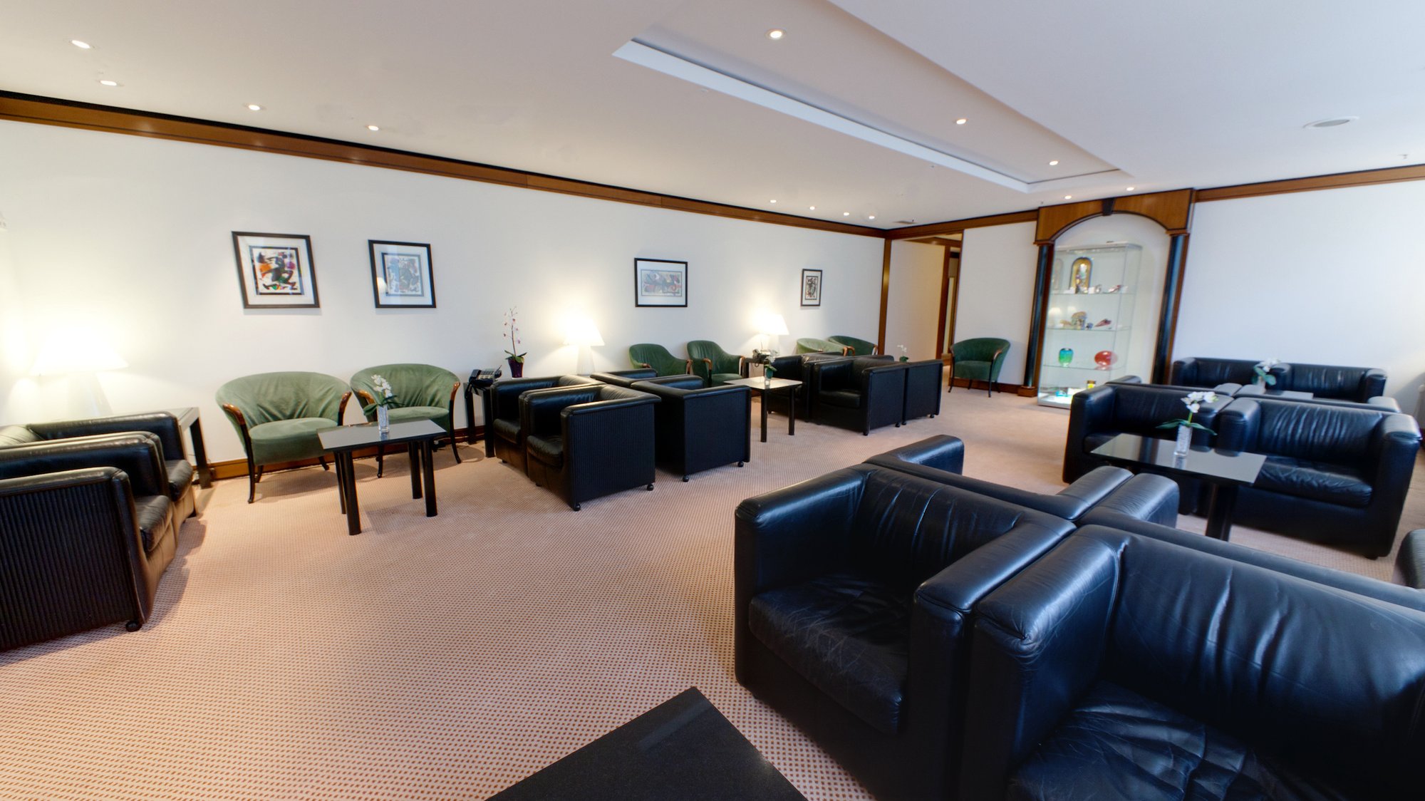 #1 of 5 images of LuxxLounge