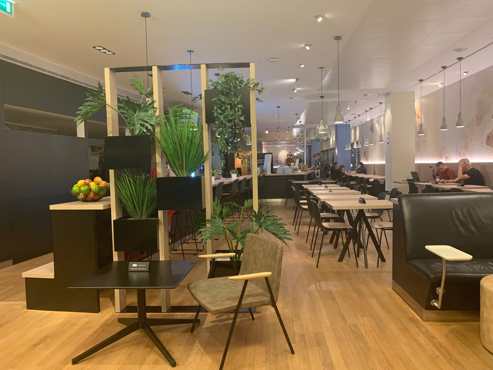 #1 of 5 images of Diamond Lounge