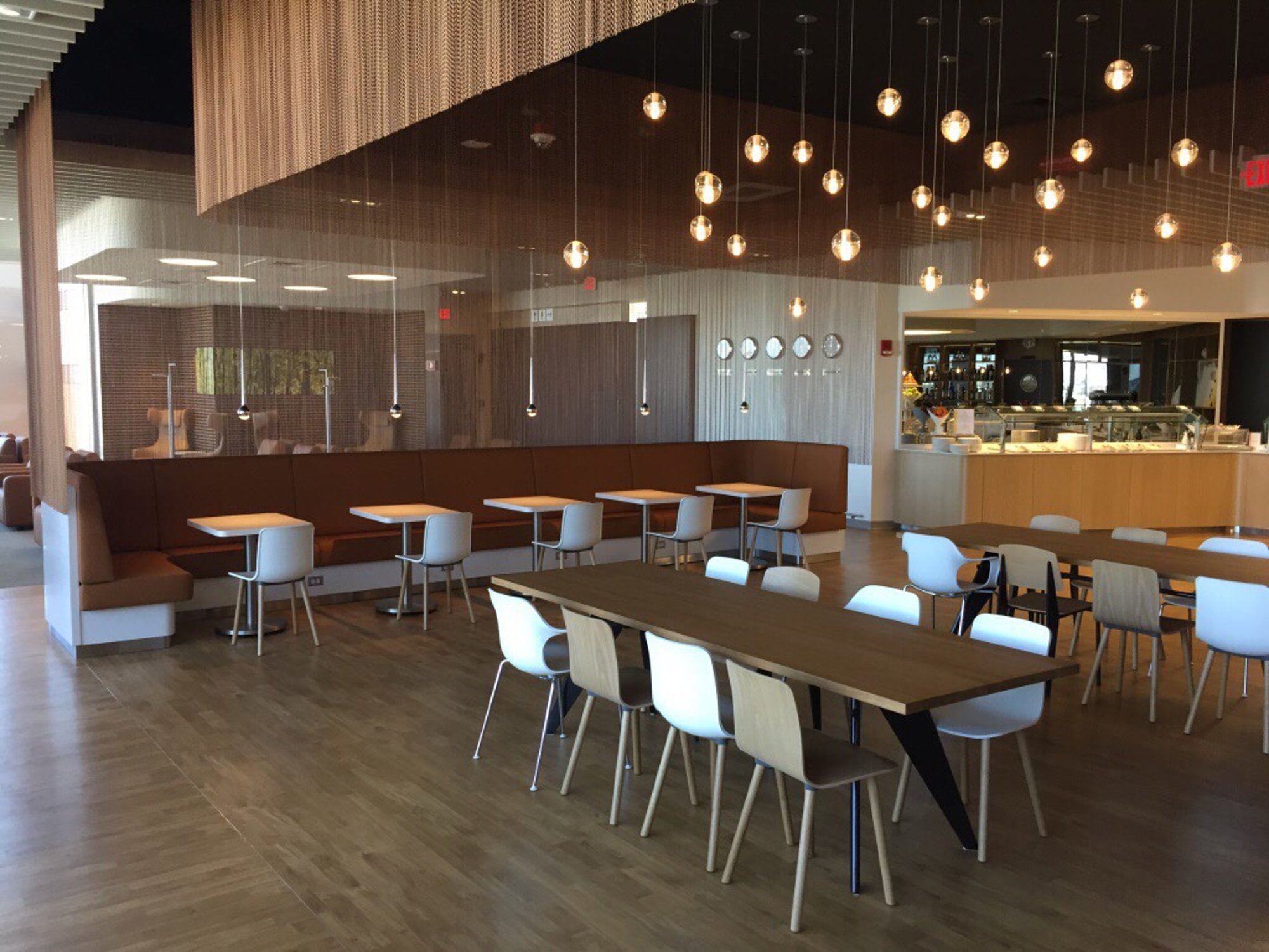 #2 of 5 images of Lufthansa Lounge