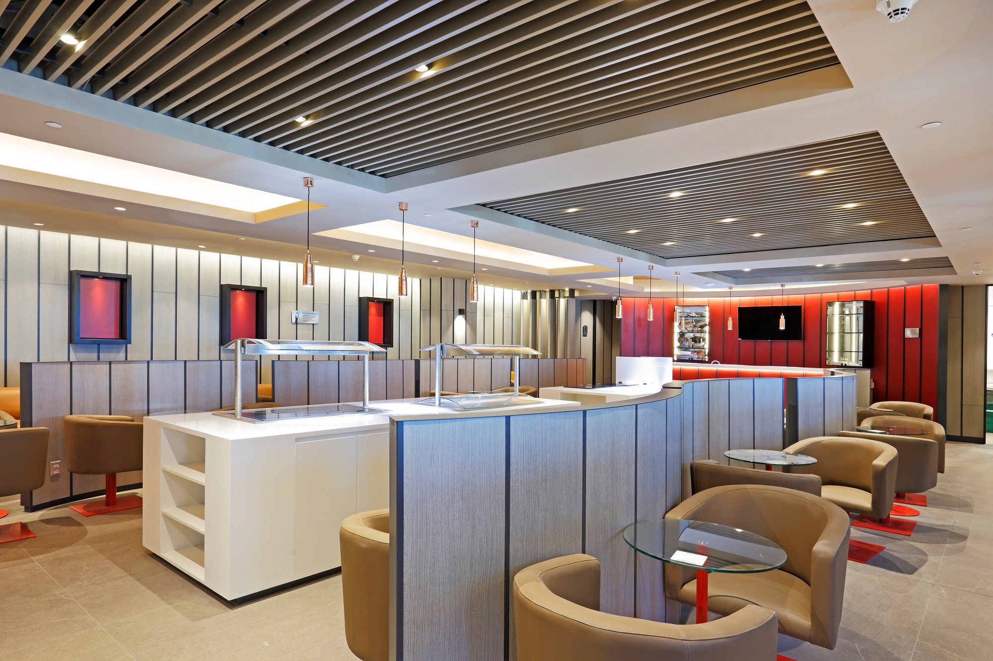 #2 of 5 images of Andes Lounge