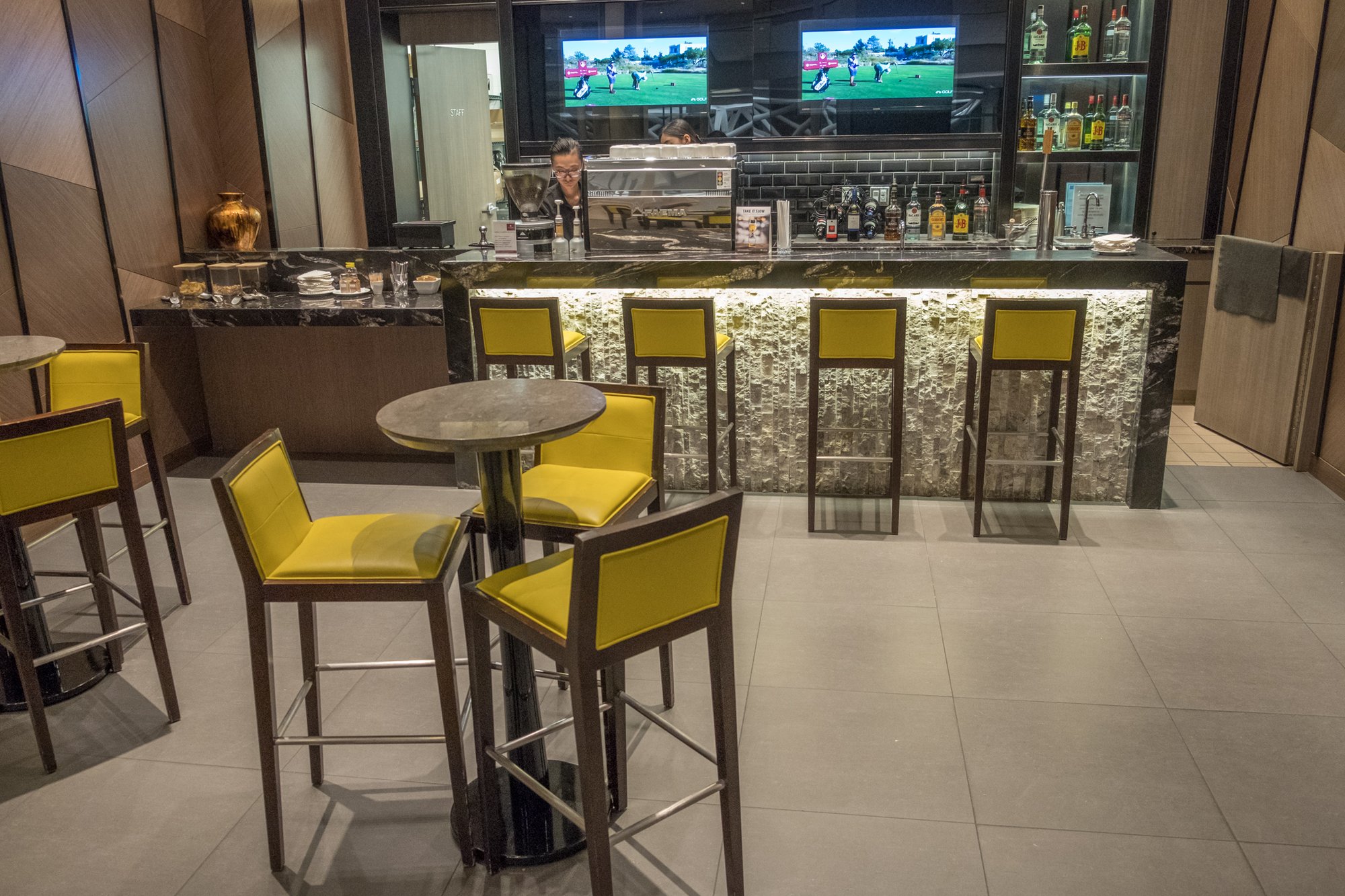 #4 of 5 images of Plaza Premium Lounge (Domestic Gate B15)