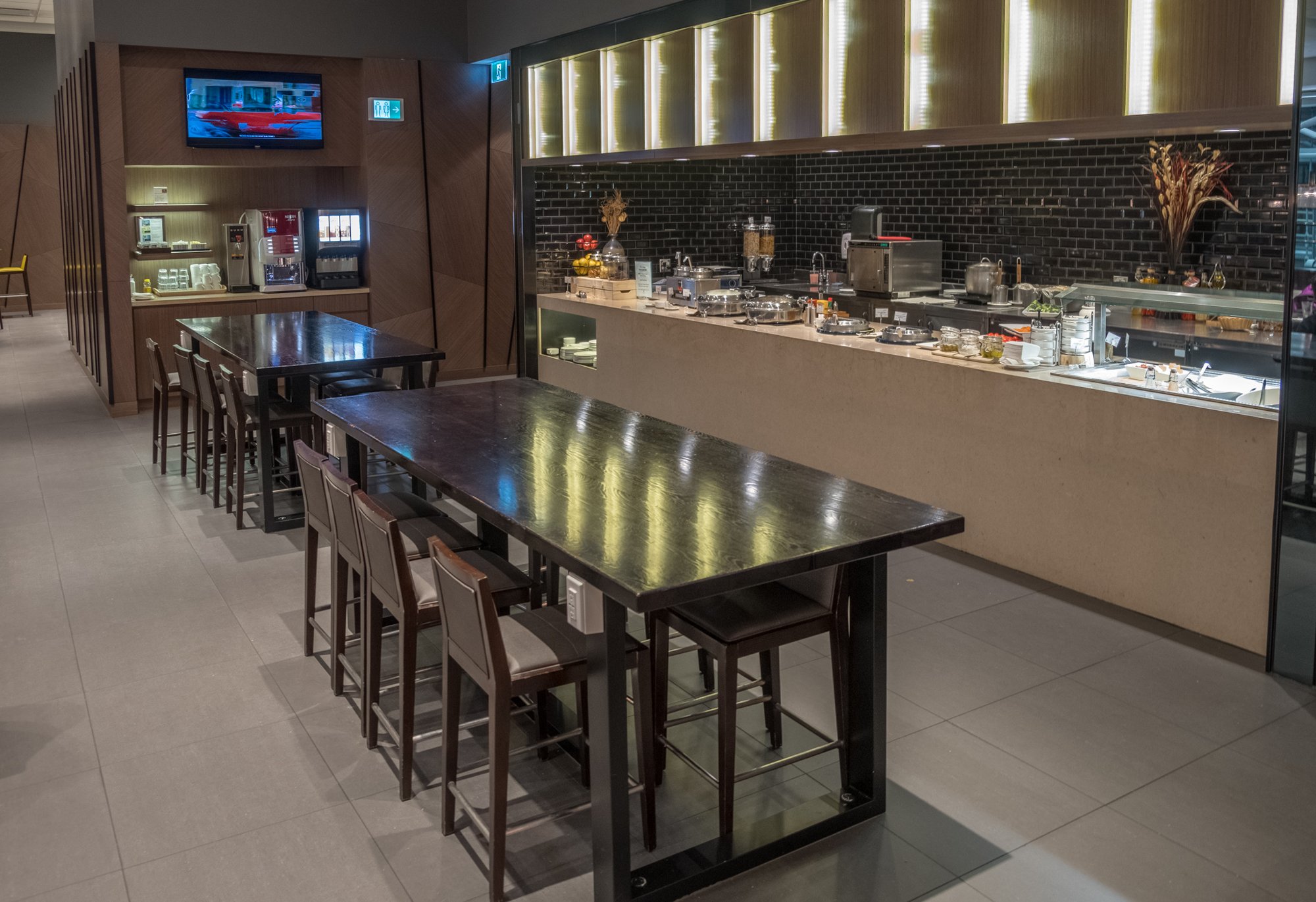 #3 of 5 images of Plaza Premium Lounge (Domestic Gate B15)