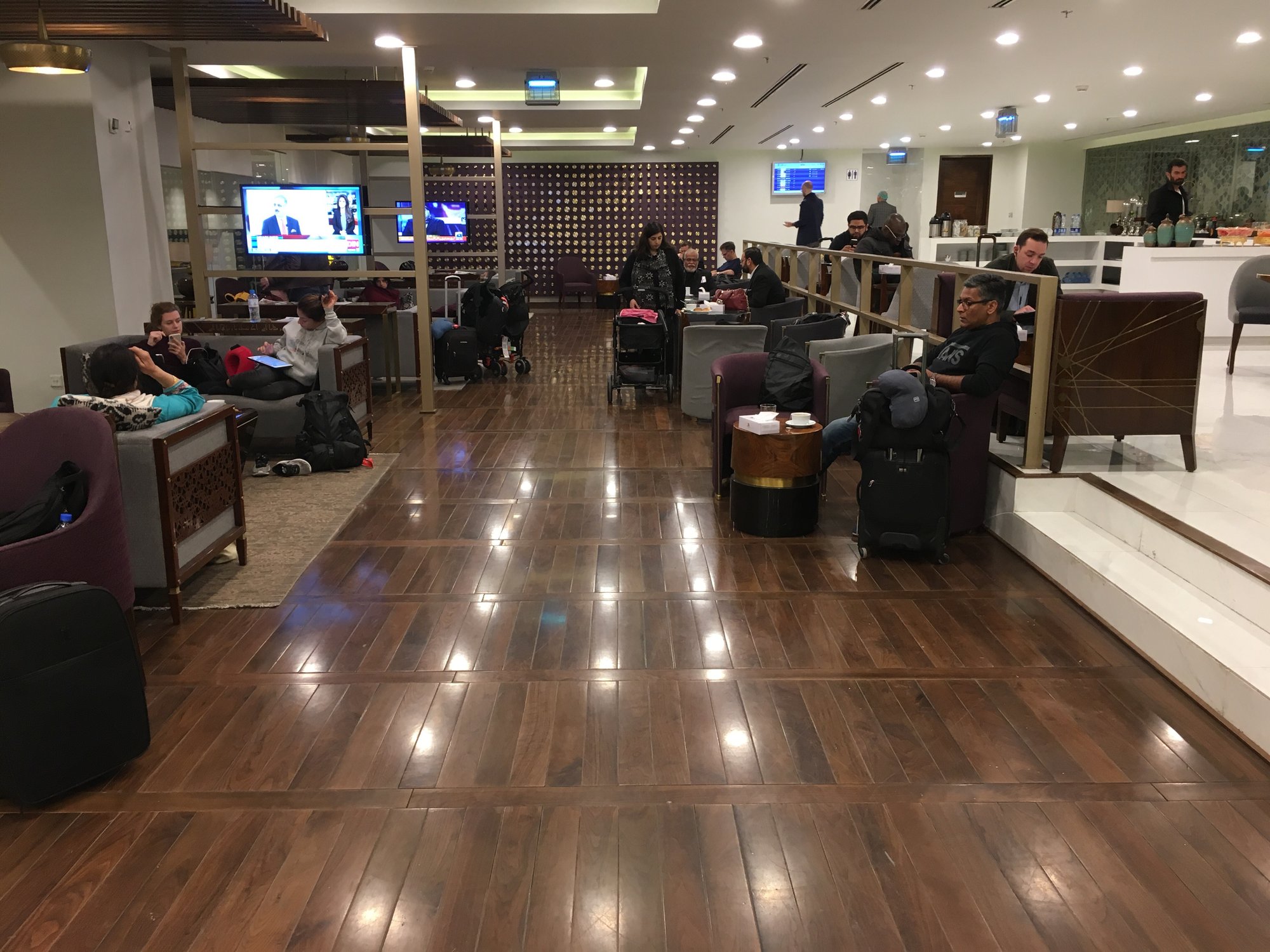 #4 of 5 images of Airline Lounge