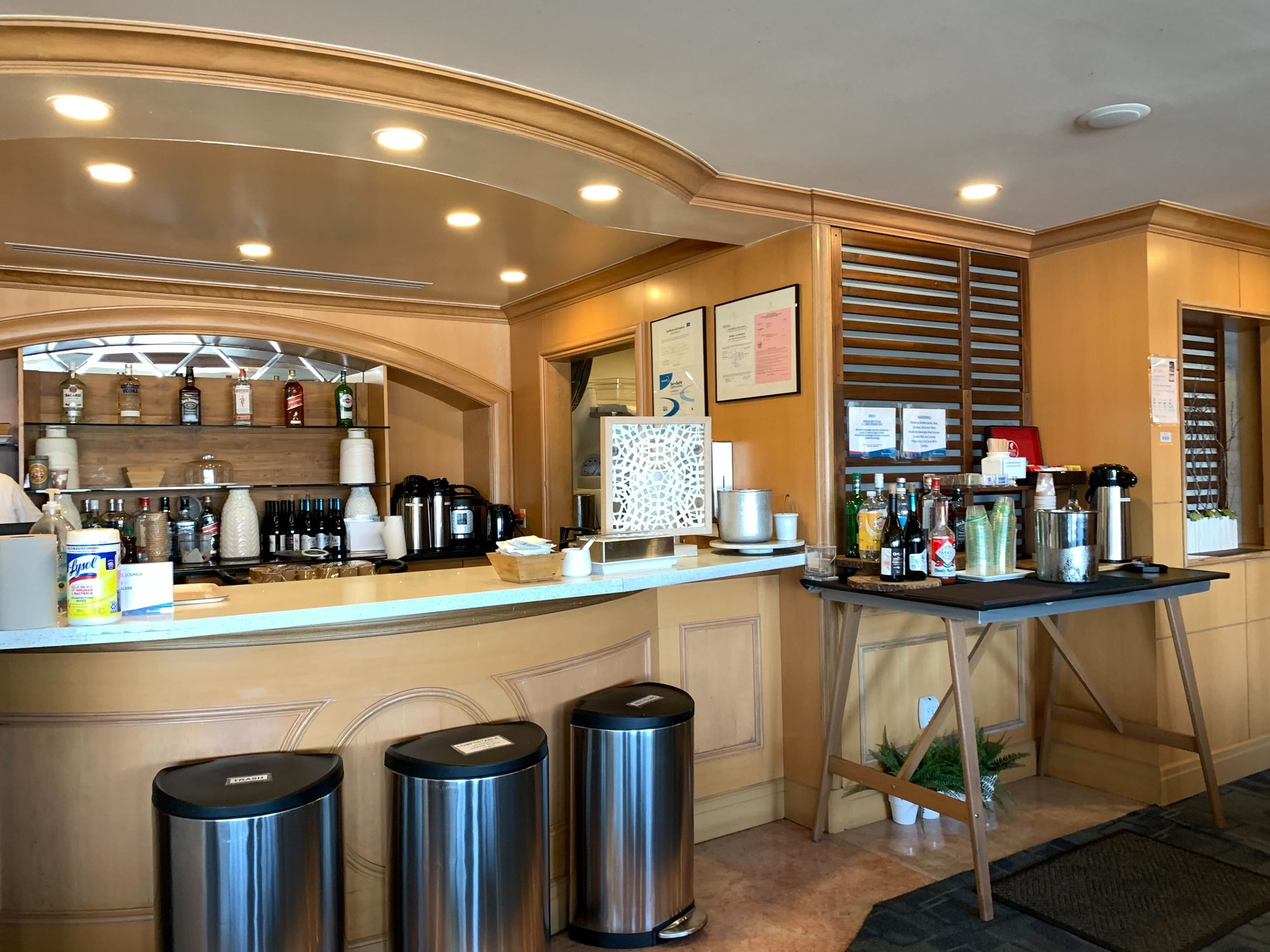 #1 of 5 images of China Airlines Dynasty Lounge