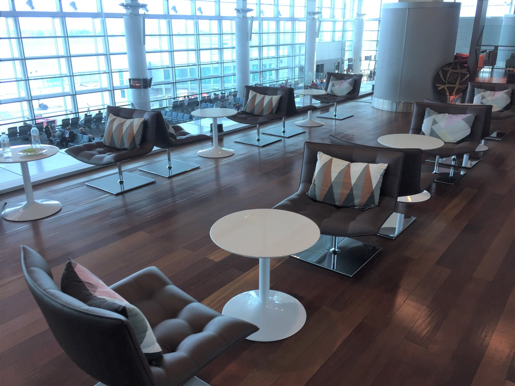 #5 of 5 images of Converse Bank Business Lounge