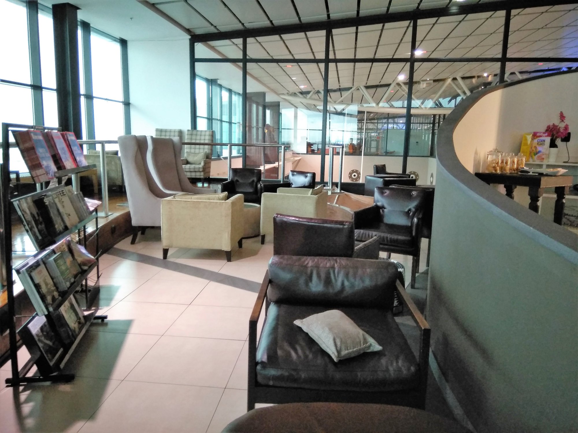 #2 of 5 images of LOUNGE UMPHAFA