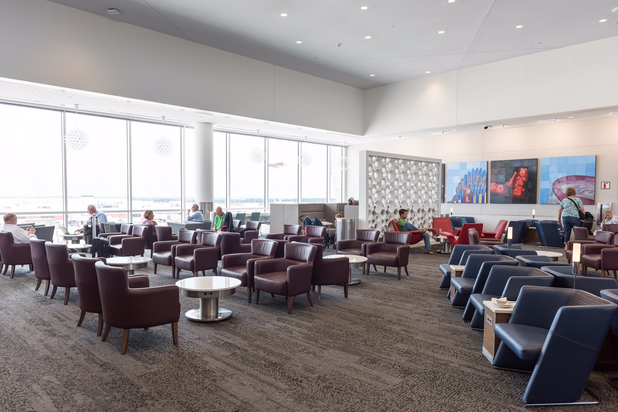 #1 of 5 images of Delta Air Lines Delta Sky Club (Gate B18)