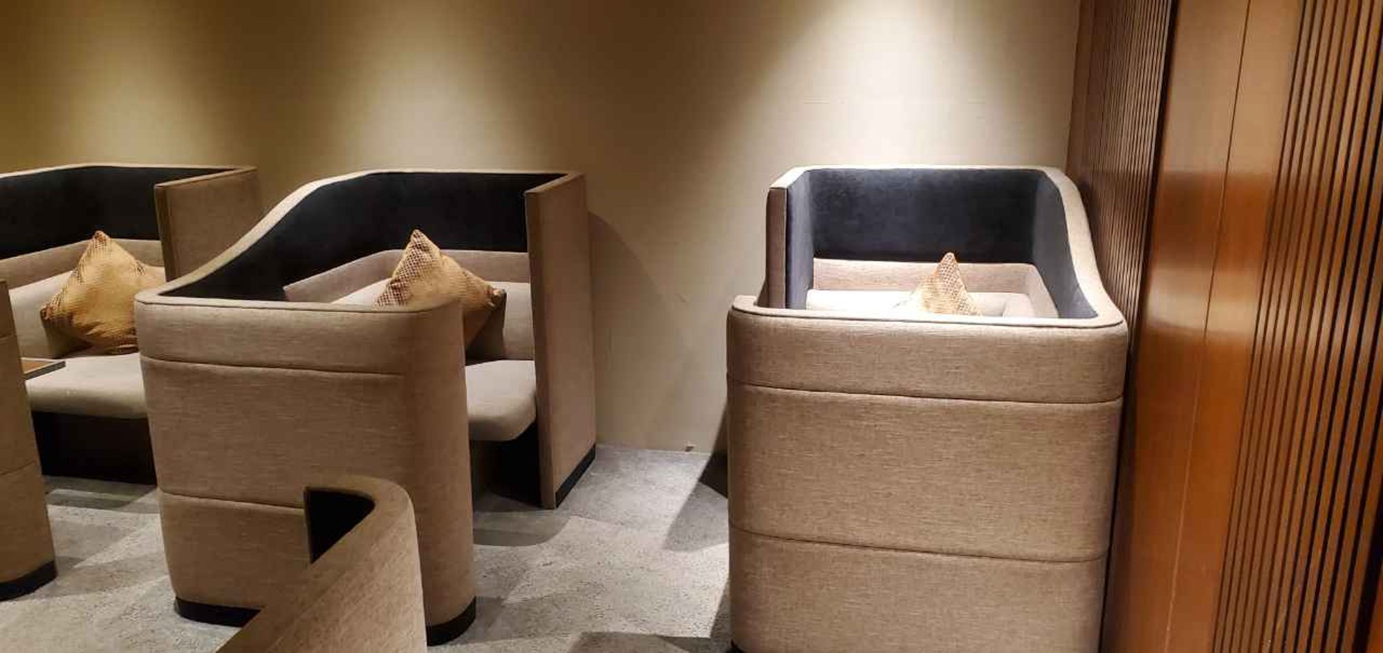 #1 of 5 images of Horizon Lounge by Soaltee