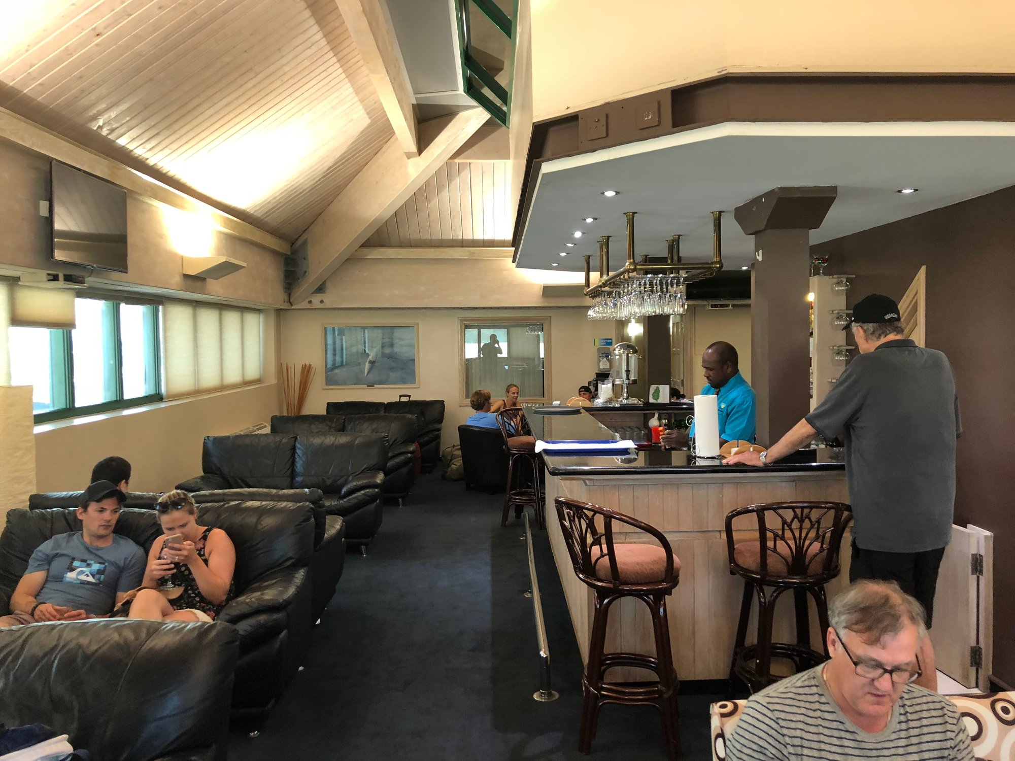 #3 of 3 images of Iyanola Executive Lounge (Temporarily Closed)