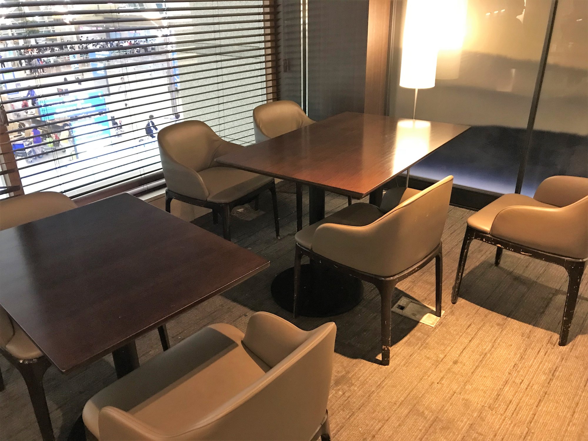 #3 of 5 images of Sky Hub Lounge East