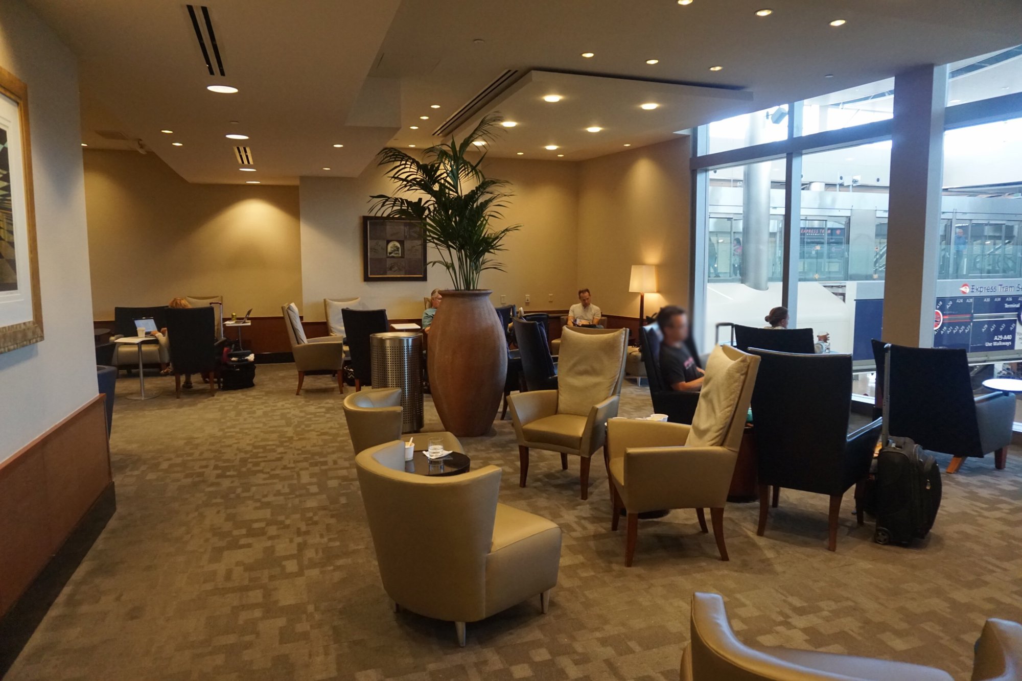 #3 of 5 images of Delta Air Lines Delta Sky Club (Gate A38)