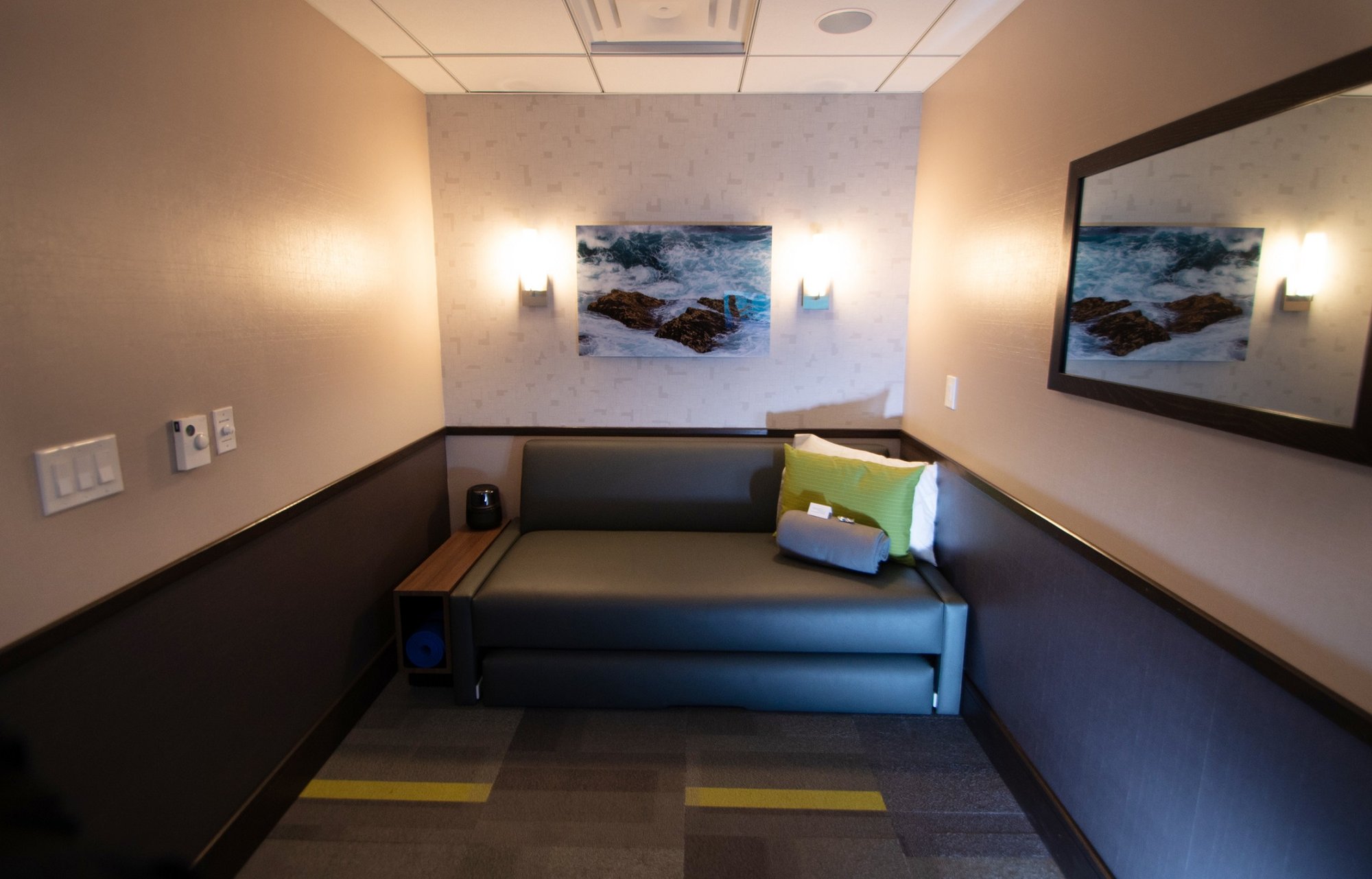 #1 of 5 images of Minute Suites (Main Atrium)
