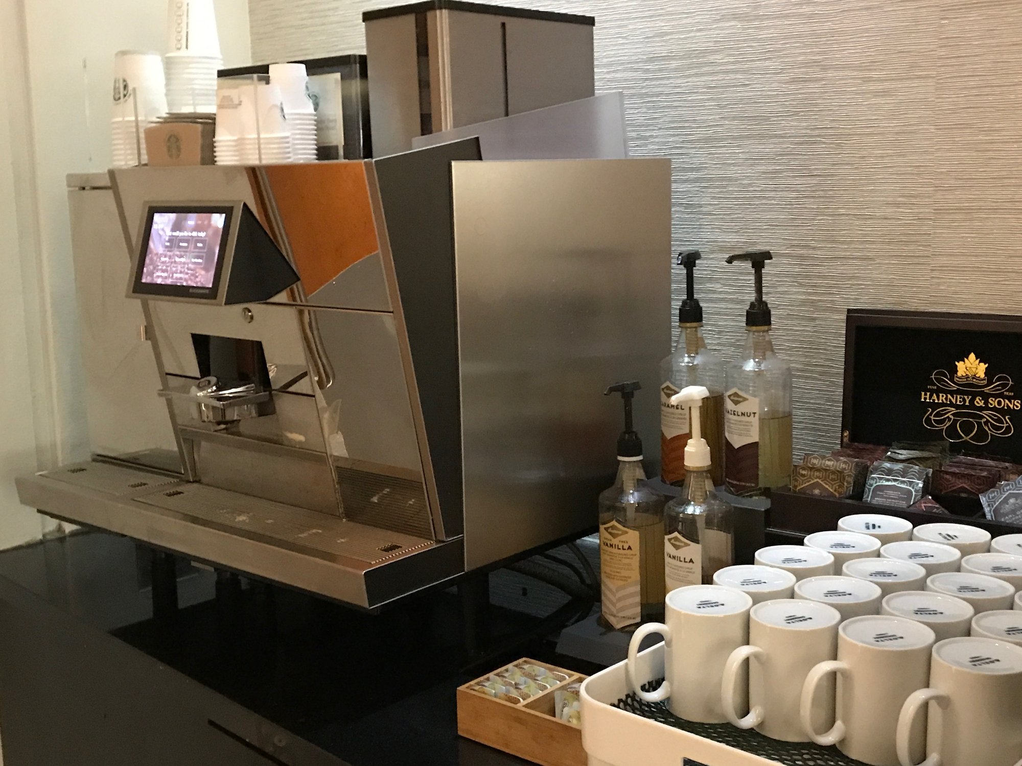 #4 of 5 images of Delta Sky Club