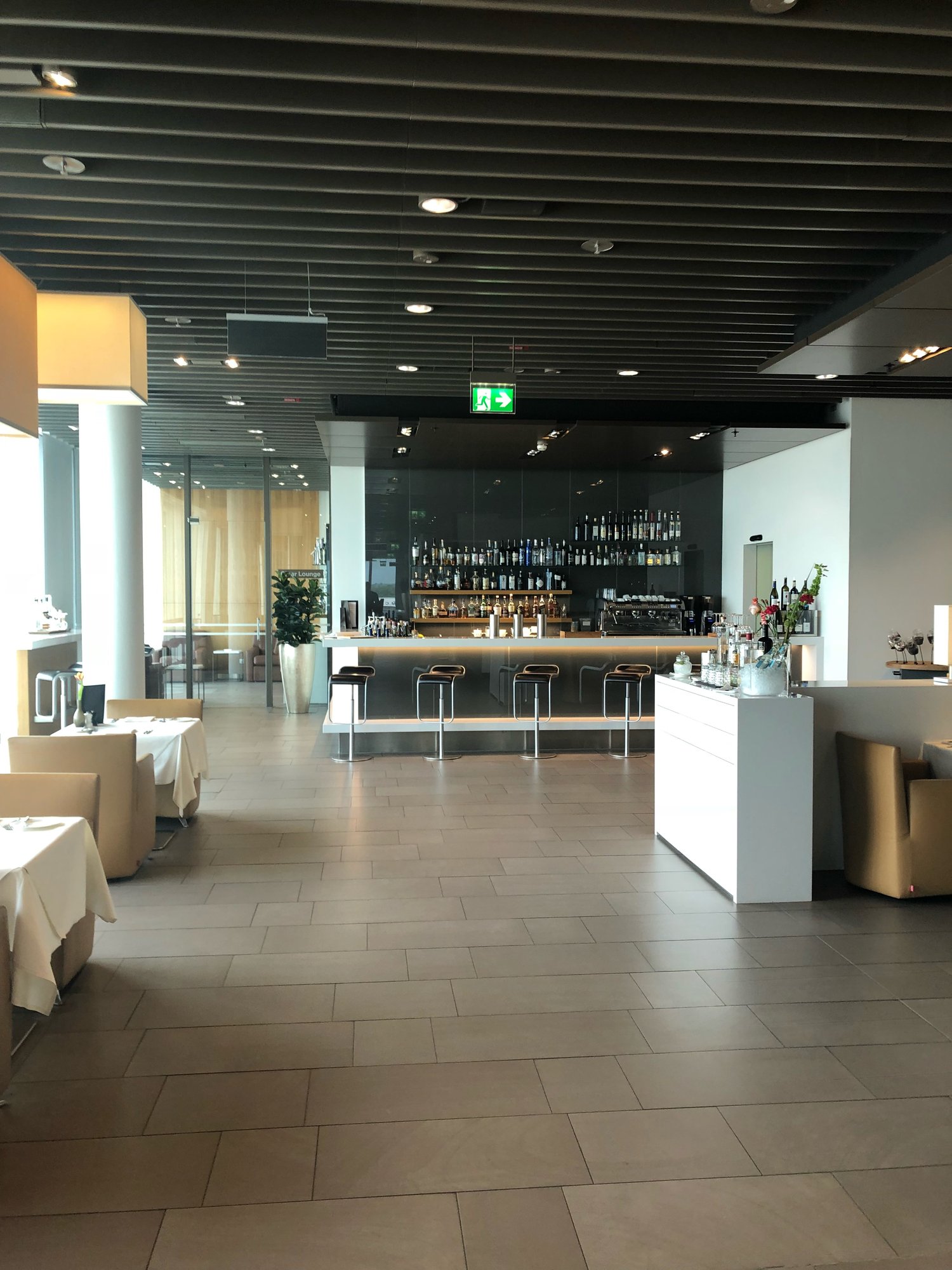 #5 of 5 images of Lufthansa First Class Lounge