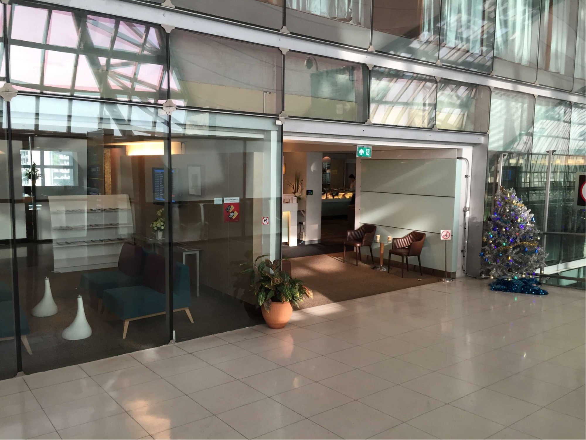 #3 of 5 images of Miracle First and Business Class Lounge (A) (Temporarily Closed)