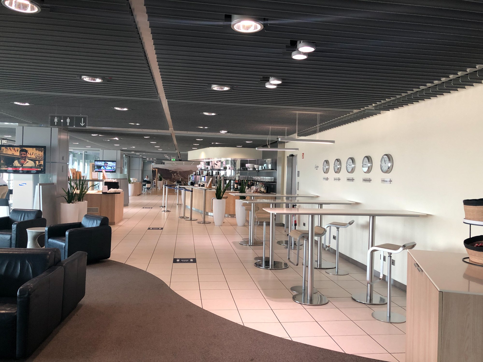 #4 of 5 images of Lufthansa Business Lounge