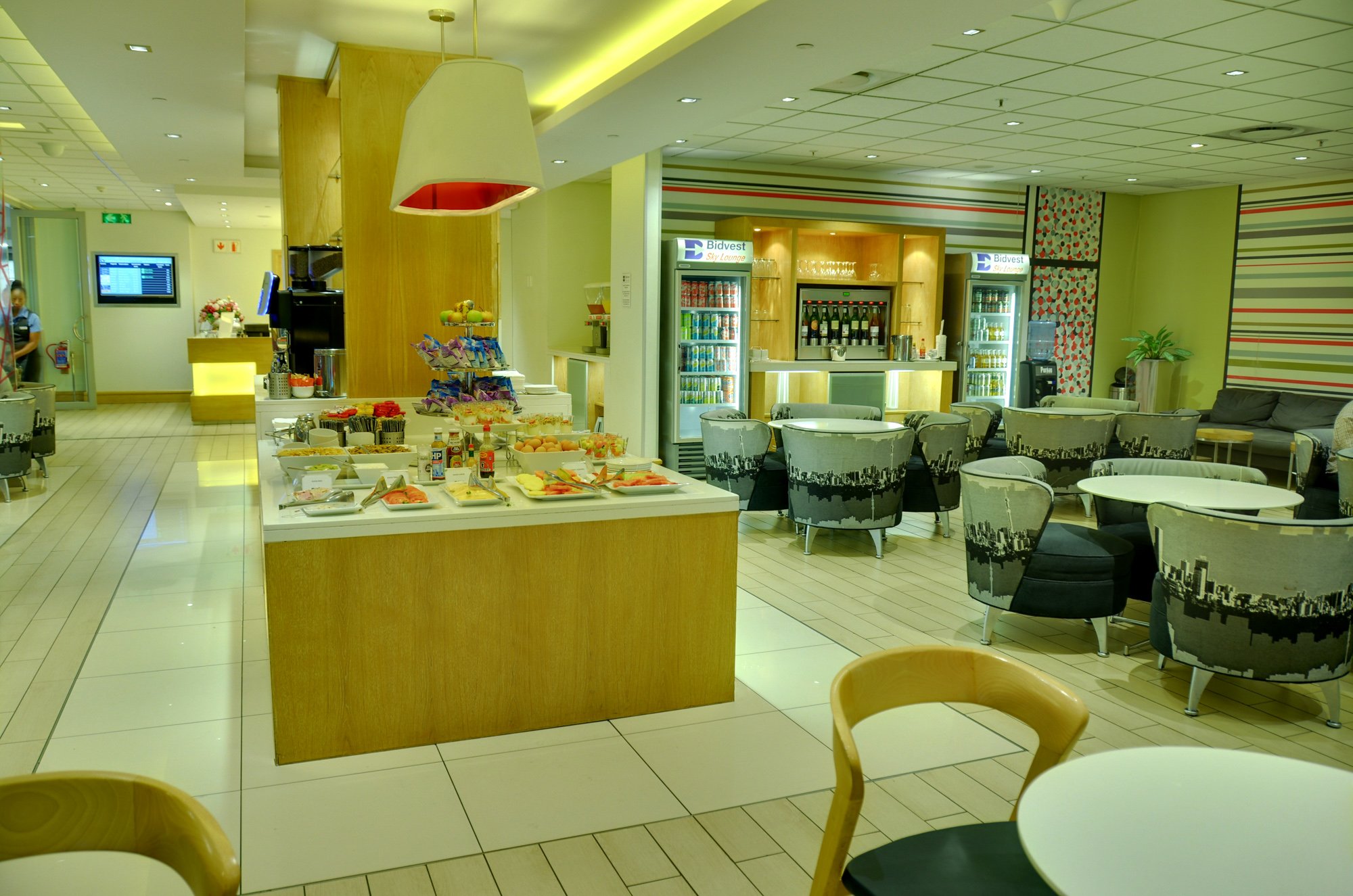 #2 of 5 images of SALON BIDVEST SKY