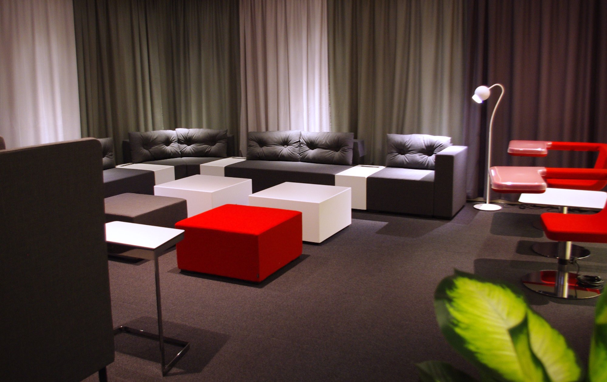 #2 of 5 images of Comfort Lounge