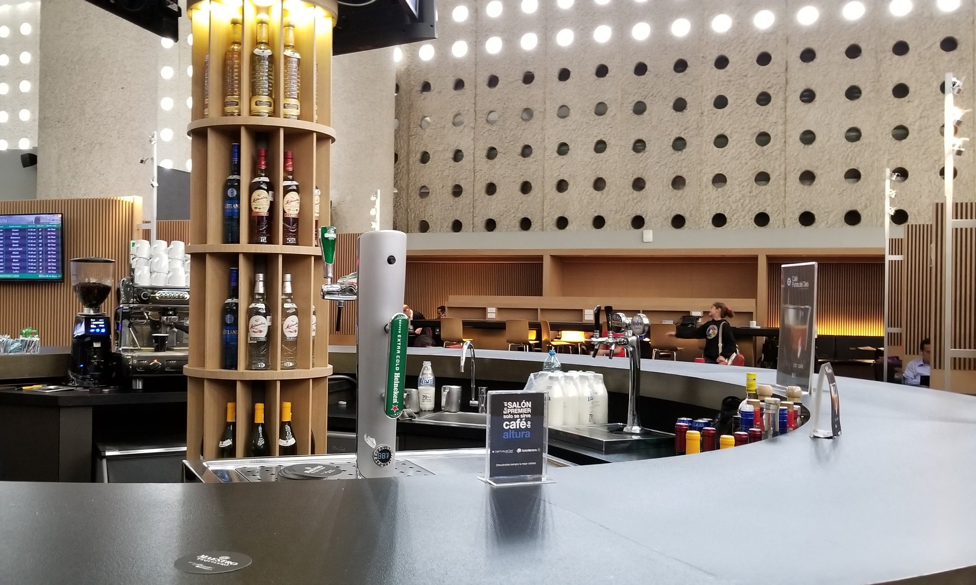 #2 of 5 images of Aeromexico Salon Premier (Temporarily Closed)