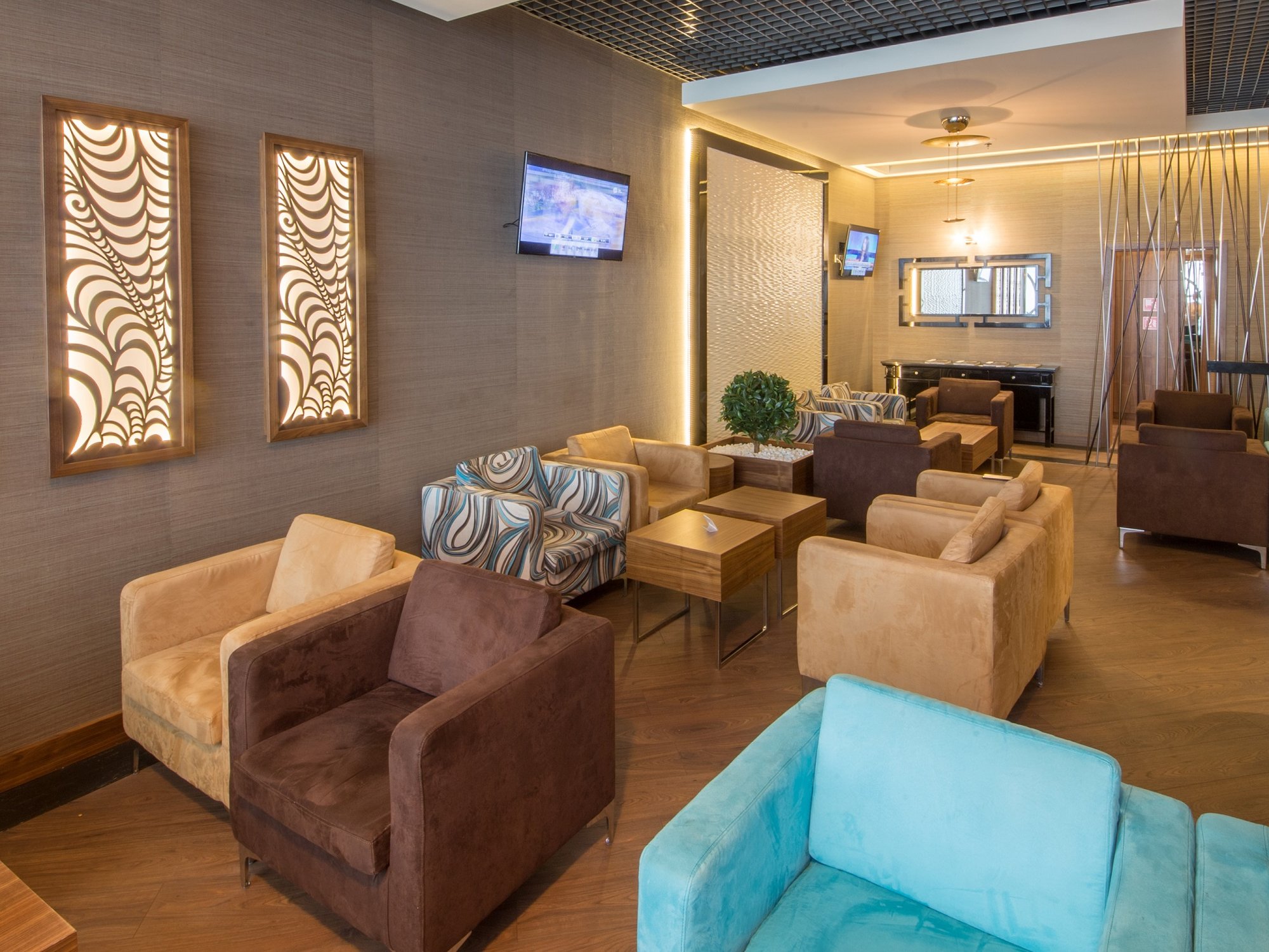 #2 of 5 images of Platinum Lounge