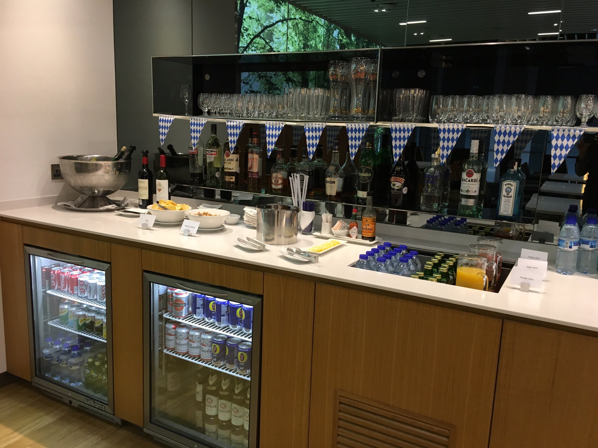 #1 of 3 images of Lufthansa Senator Lounge