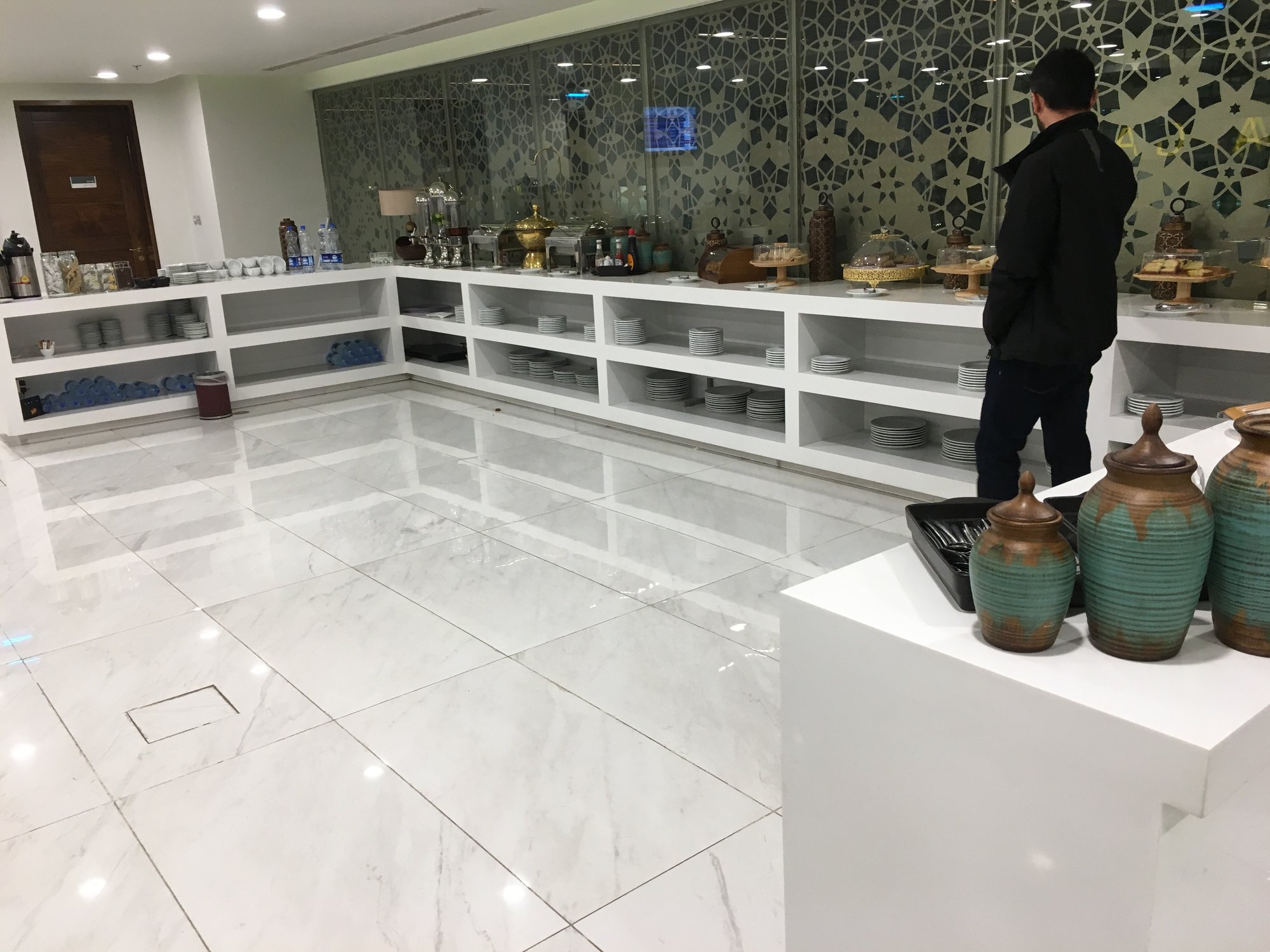 #3 of 5 images of Airline Lounge