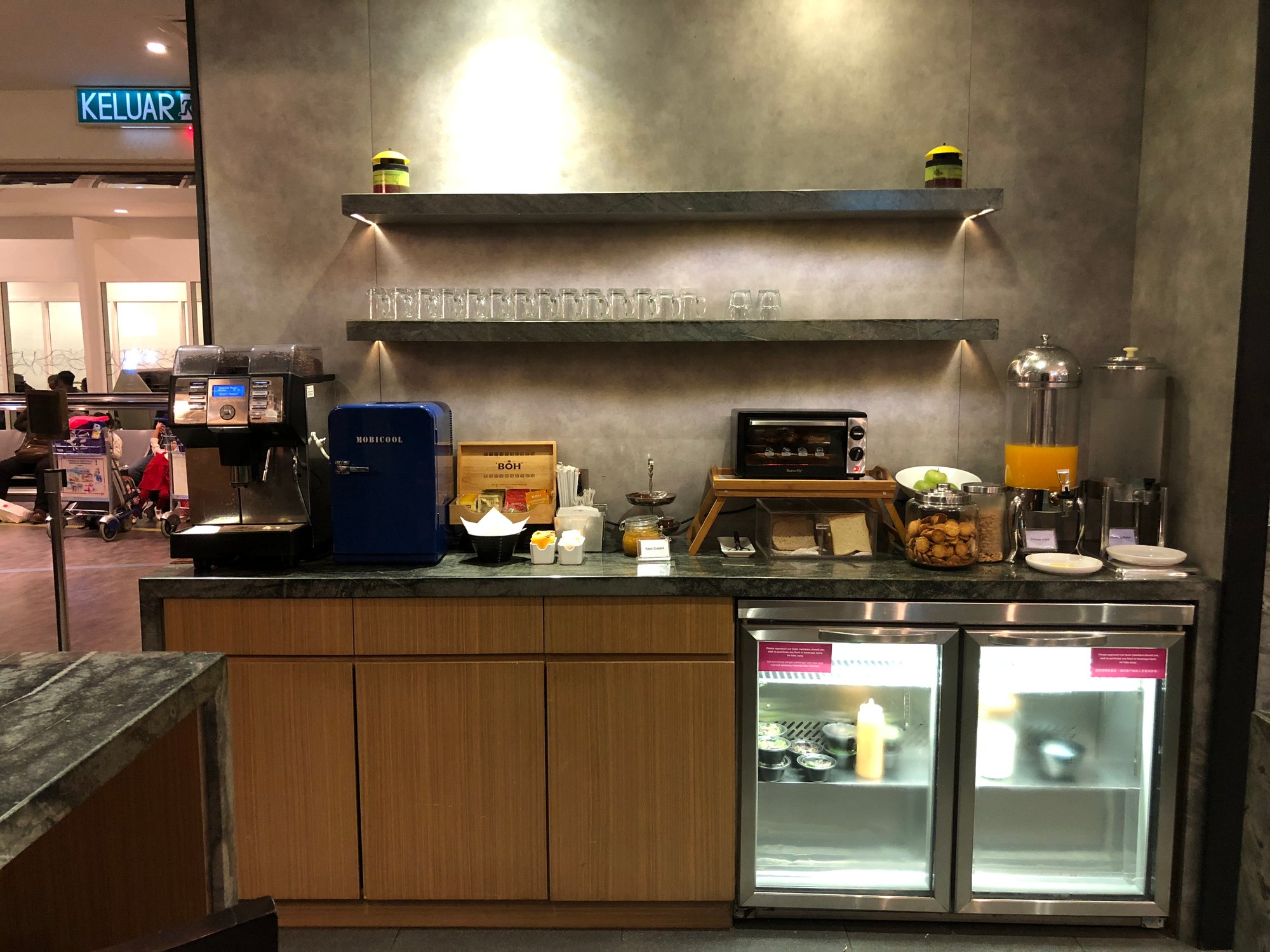 #3 of 5 images of Plaza Premium Lounge (International Departure)