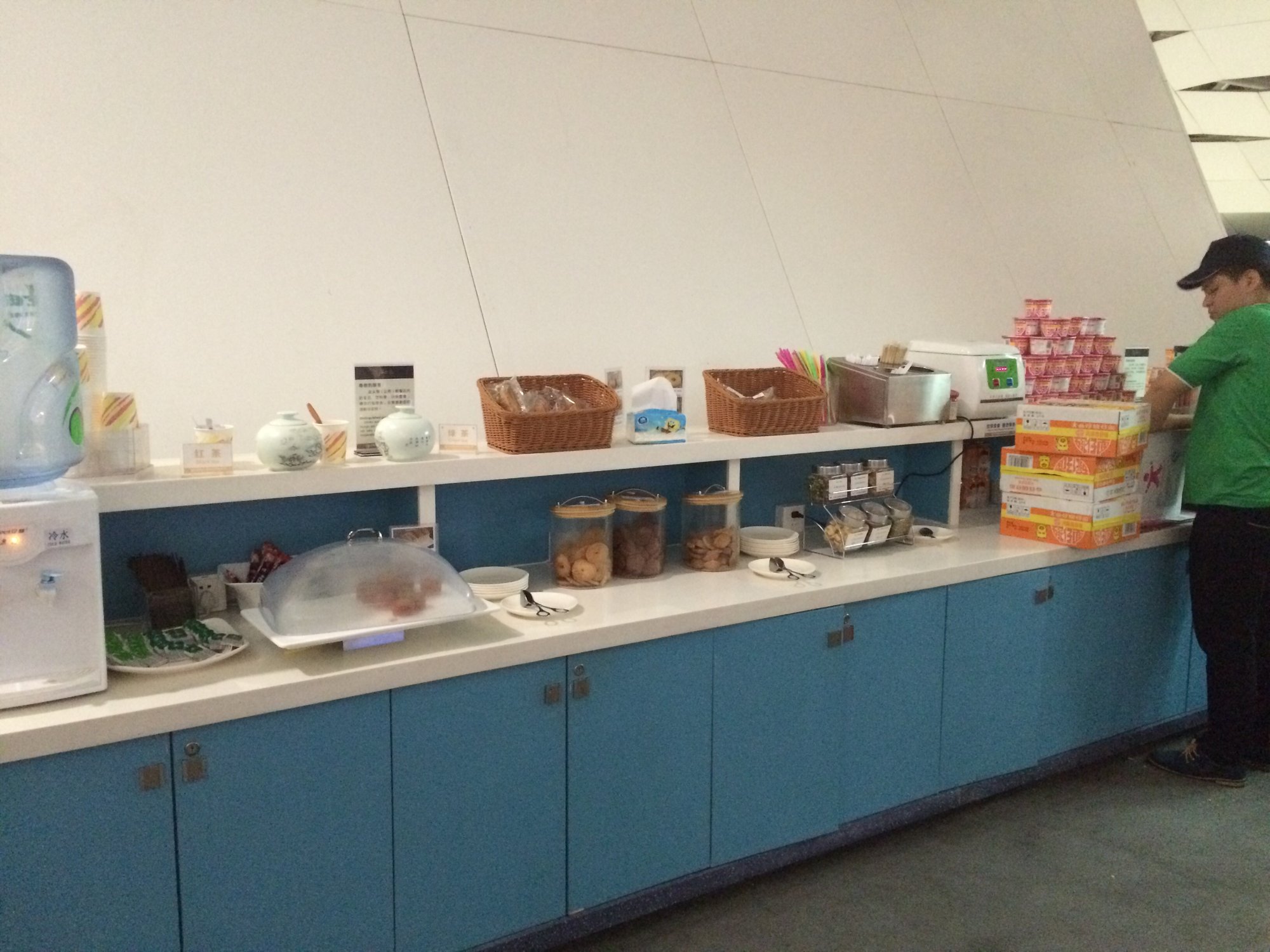 #2 of 5 images of Joyee Guest Lounge (Domestic)