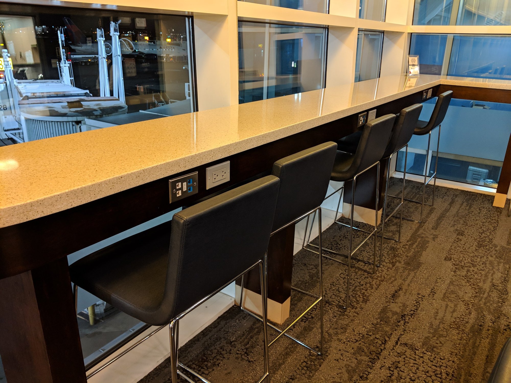 #5 of 5 images of Delta Air Lines Delta Sky Club (Gate C28) (Temporarily Closed)