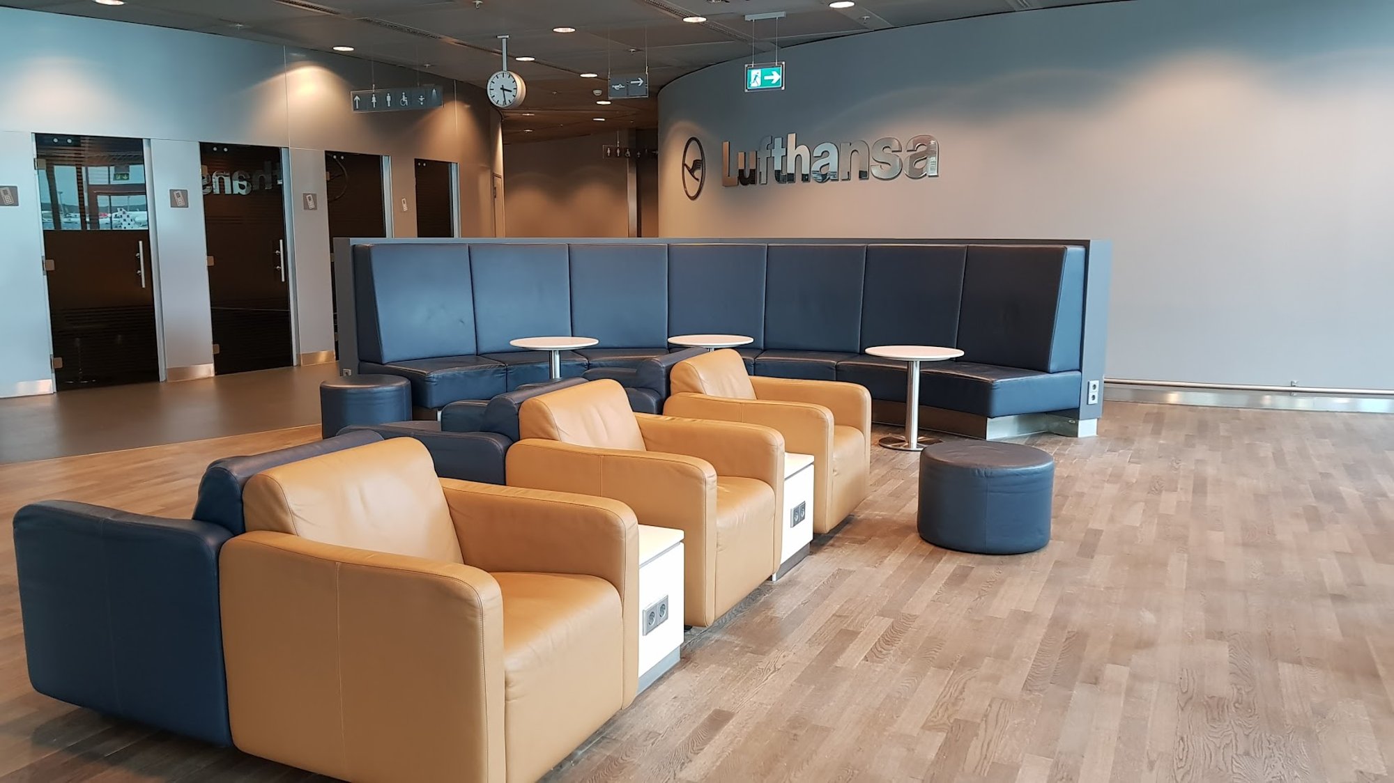 #1 of 5 images of Lufthansa Business Lounge (Non-Schengen, Gates B24-B28)