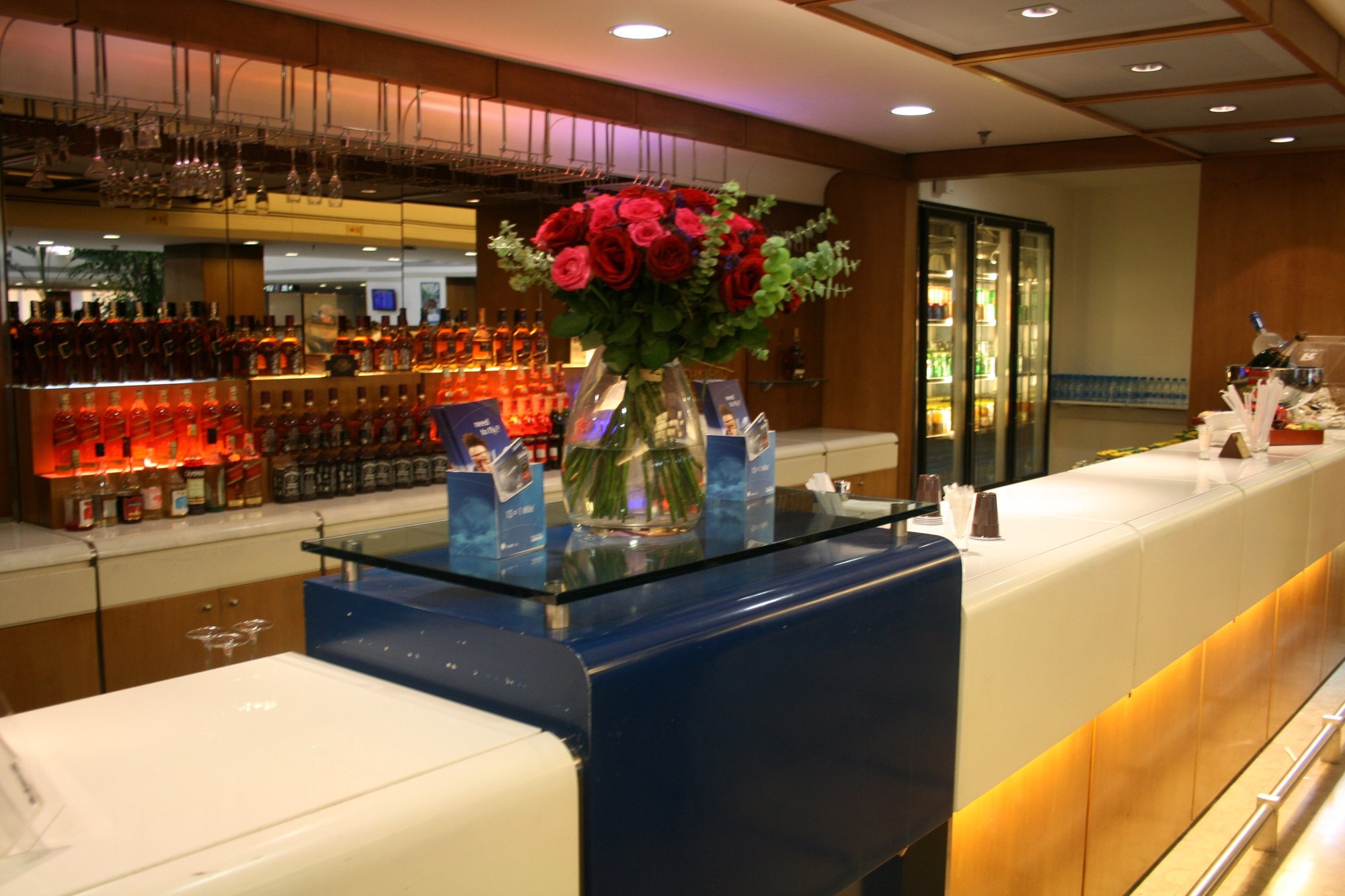 #4 of 5 images of Cedar Lounge