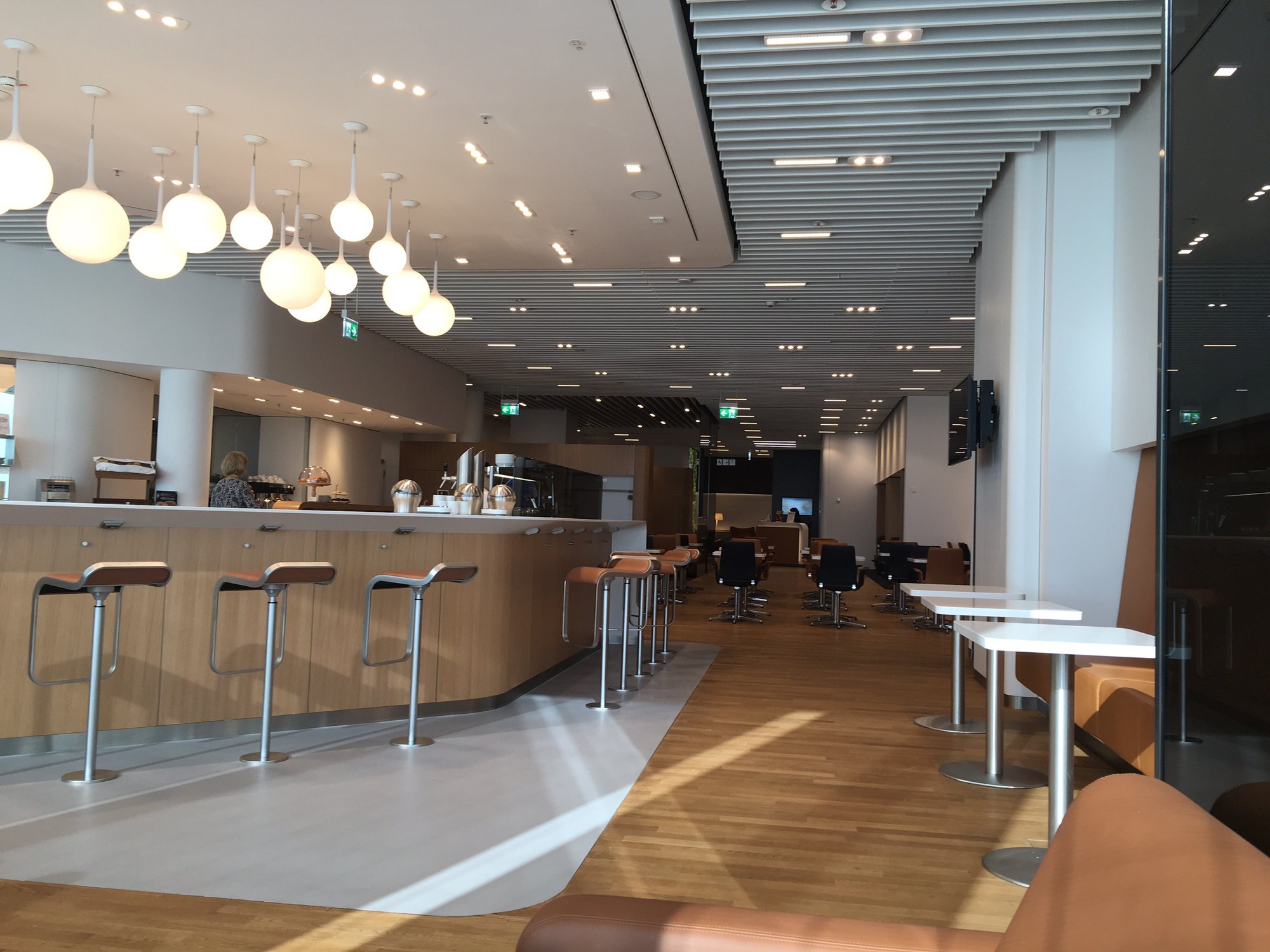 #4 of 5 images of Lufthansa Senator Lounge (Schengen)