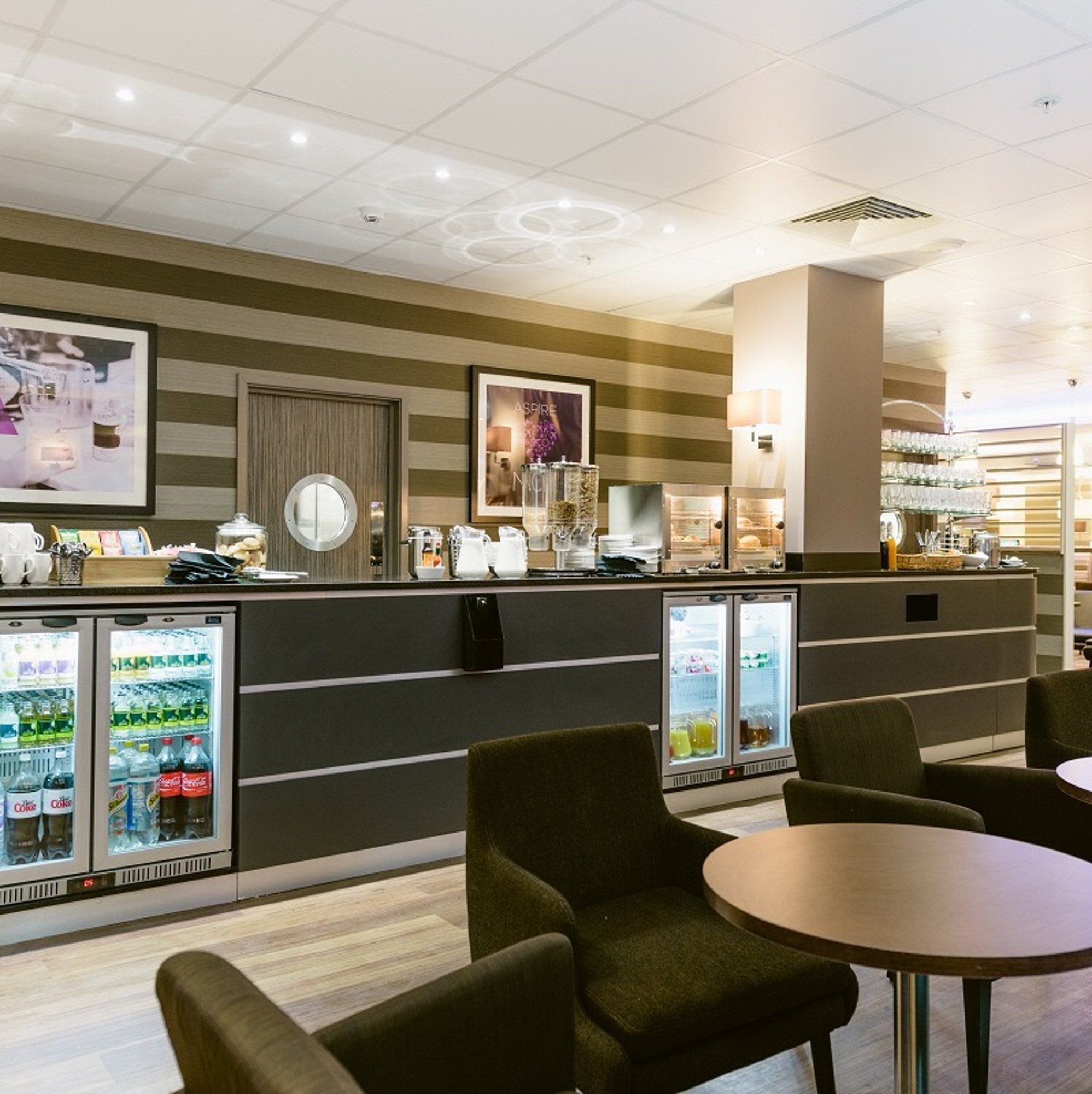 #2 of 5 images of Aspire Lounge