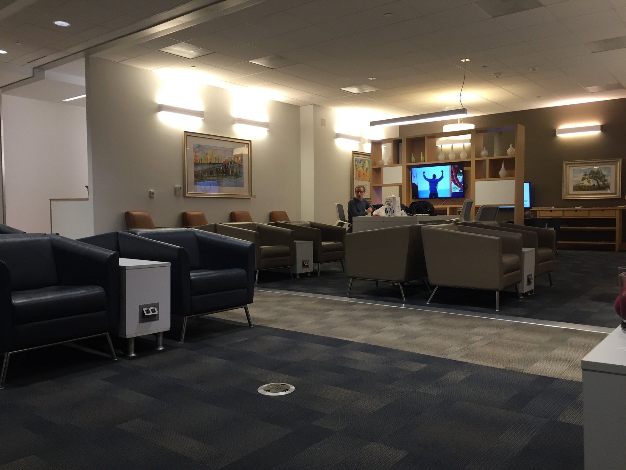 #4 of 5 images of Aspire Lounge