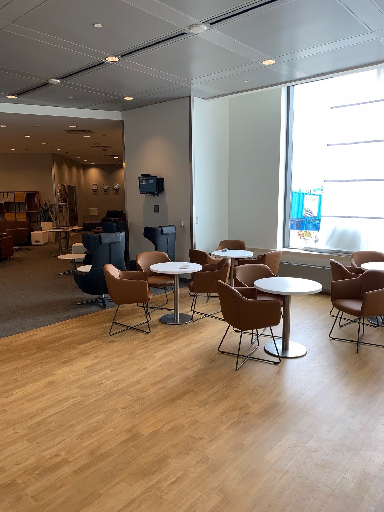 #3 of 5 images of Lufthansa Lounge