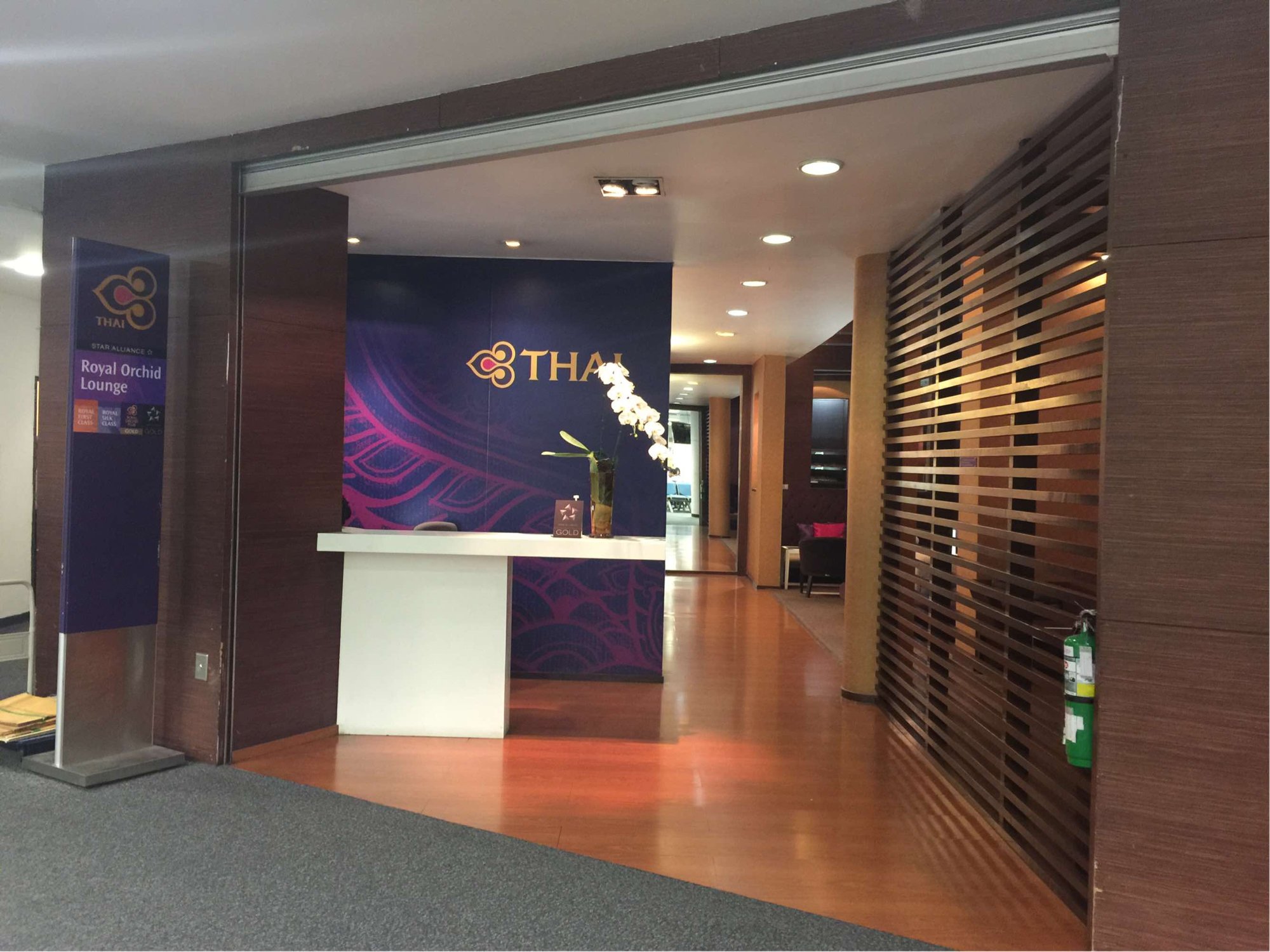#2 of 5 images of Thai Airways Royal Orchid Lounge