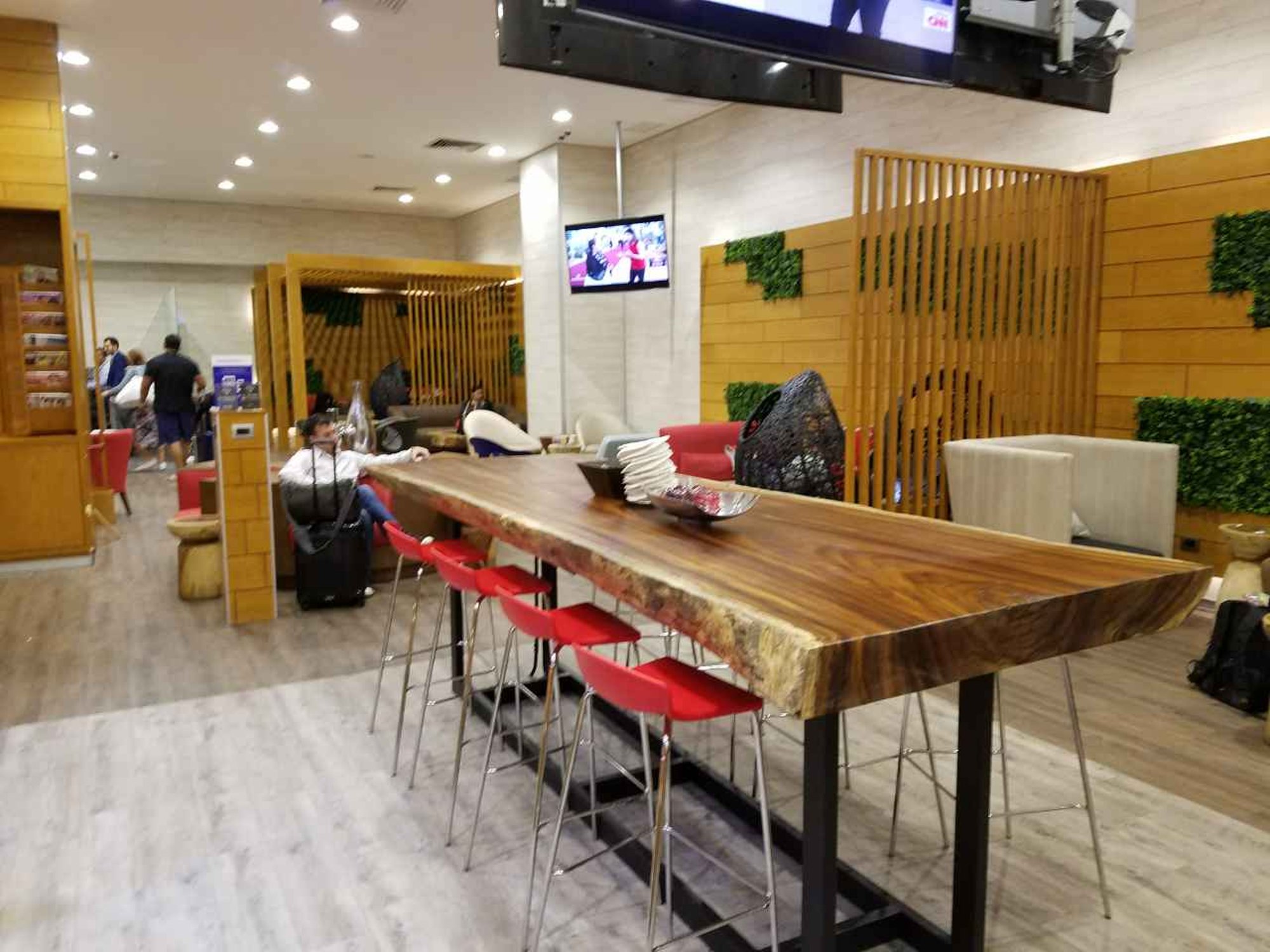 #3 of 5 images of Mera Business Lounge