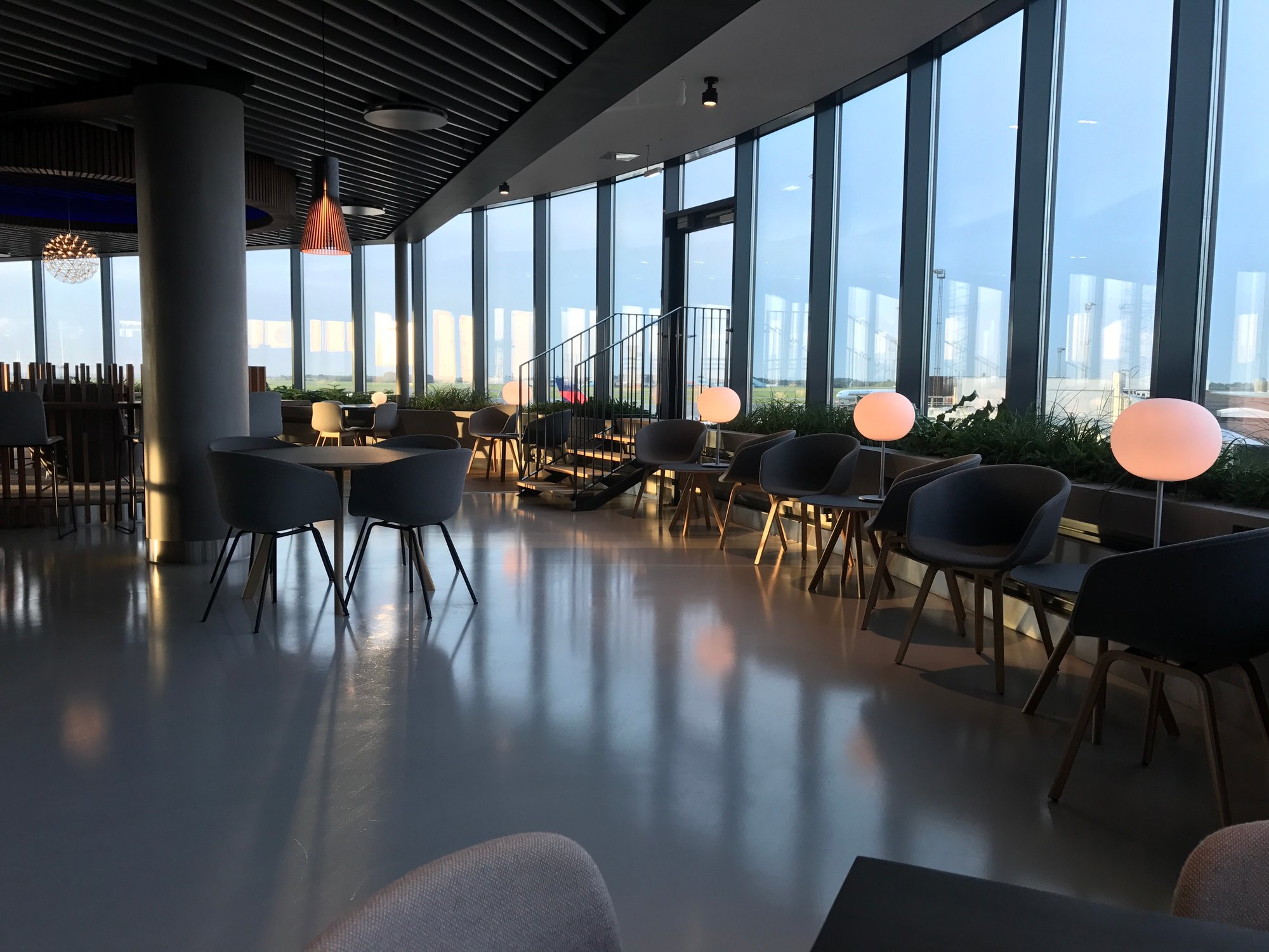 #3 of 5 images of Eventyr Lounge