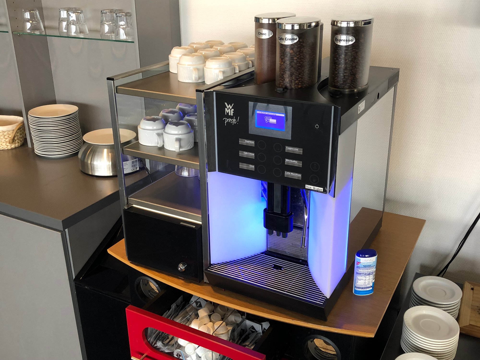 #3 of 5 images of Karl-Jatho Lounge