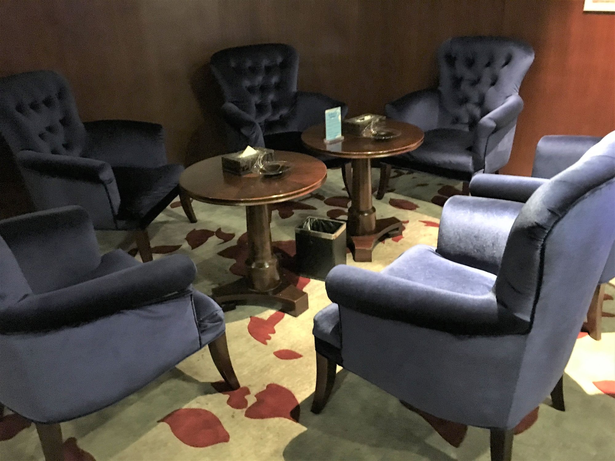 #2 of 5 images of Domestic First Class Lounge 2
