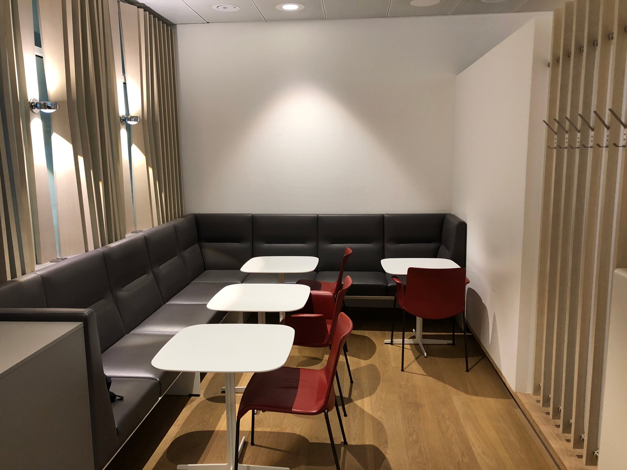 #4 of 5 images of Airport Lounge Europe