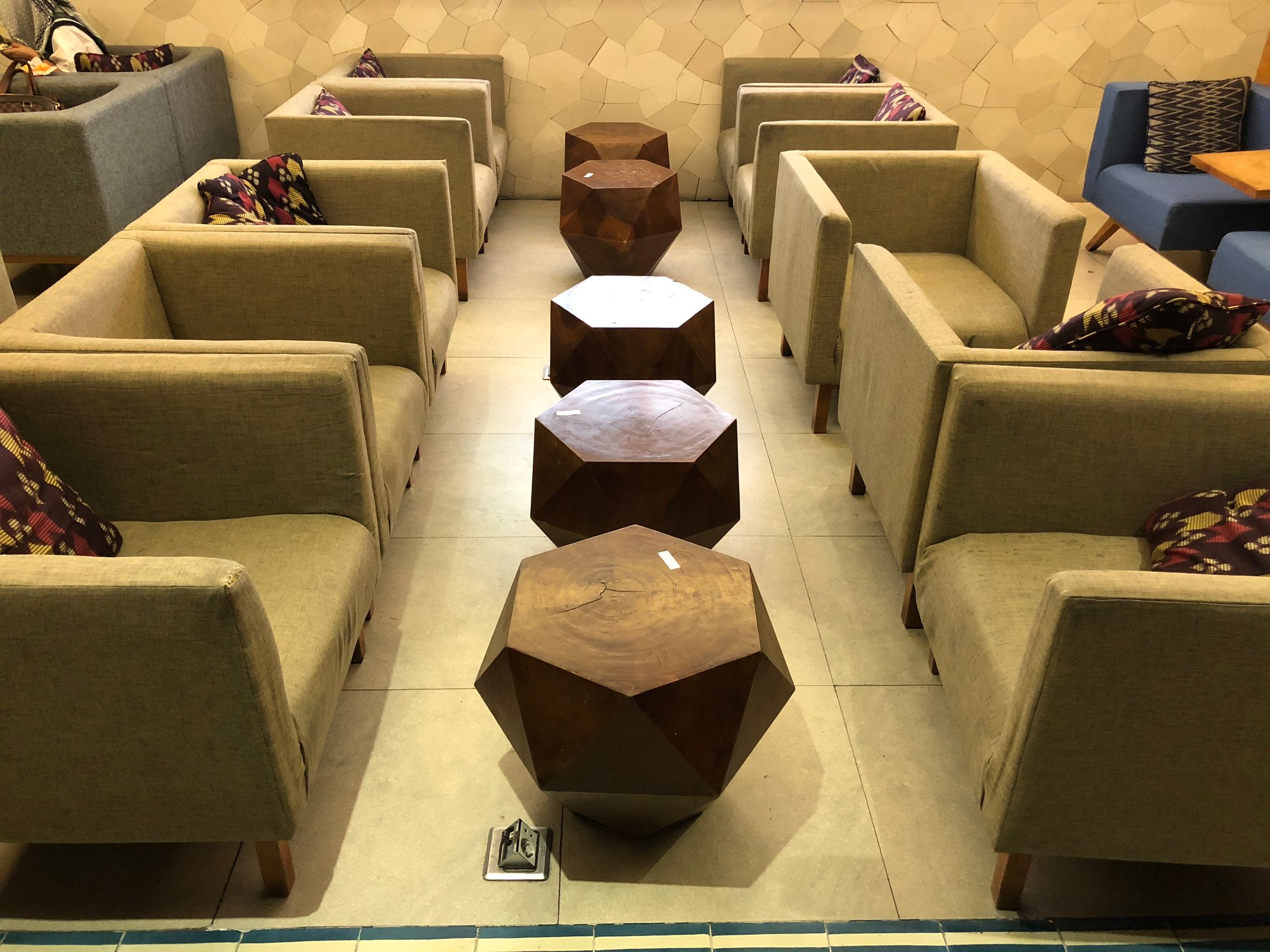 #3 of 5 images of Concordia Lounge