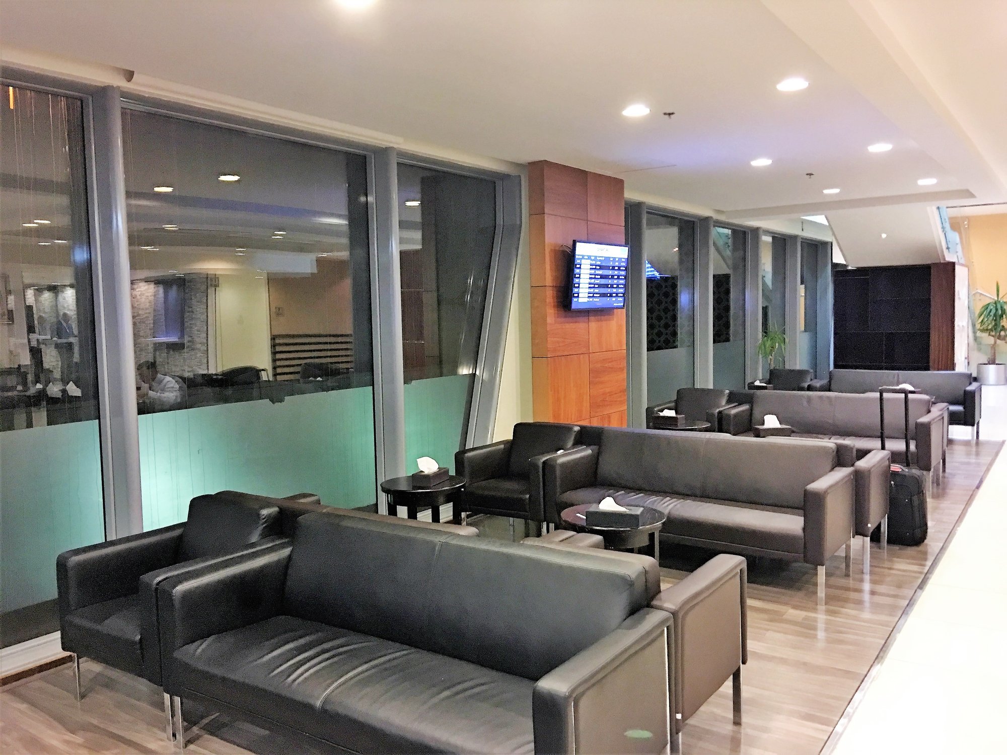 #2 of 5 images of First Class Lounge